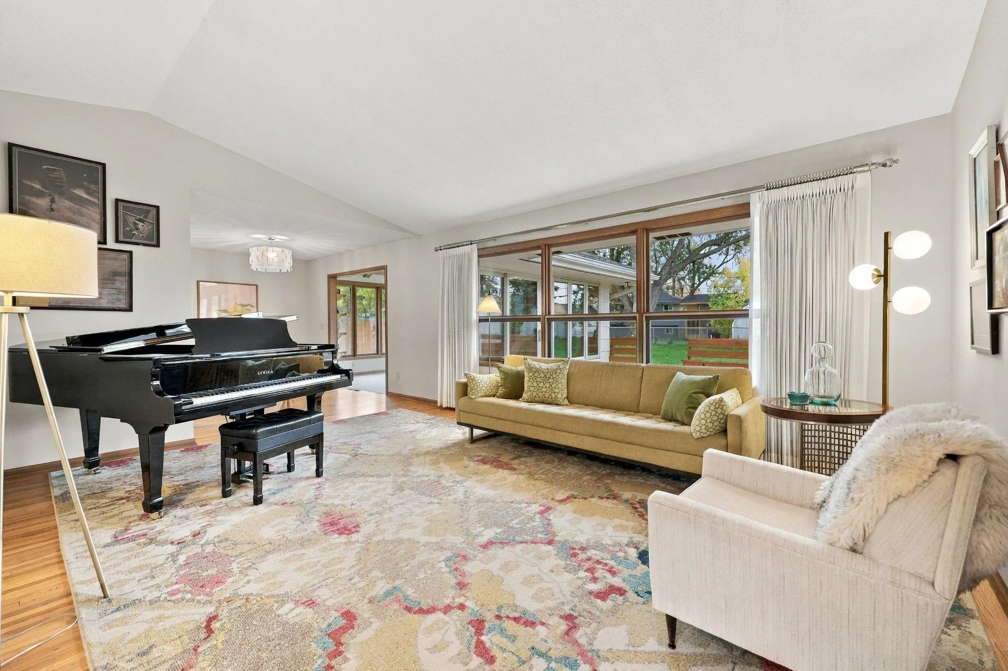 Photo 3 of 620 Riviera Drive
