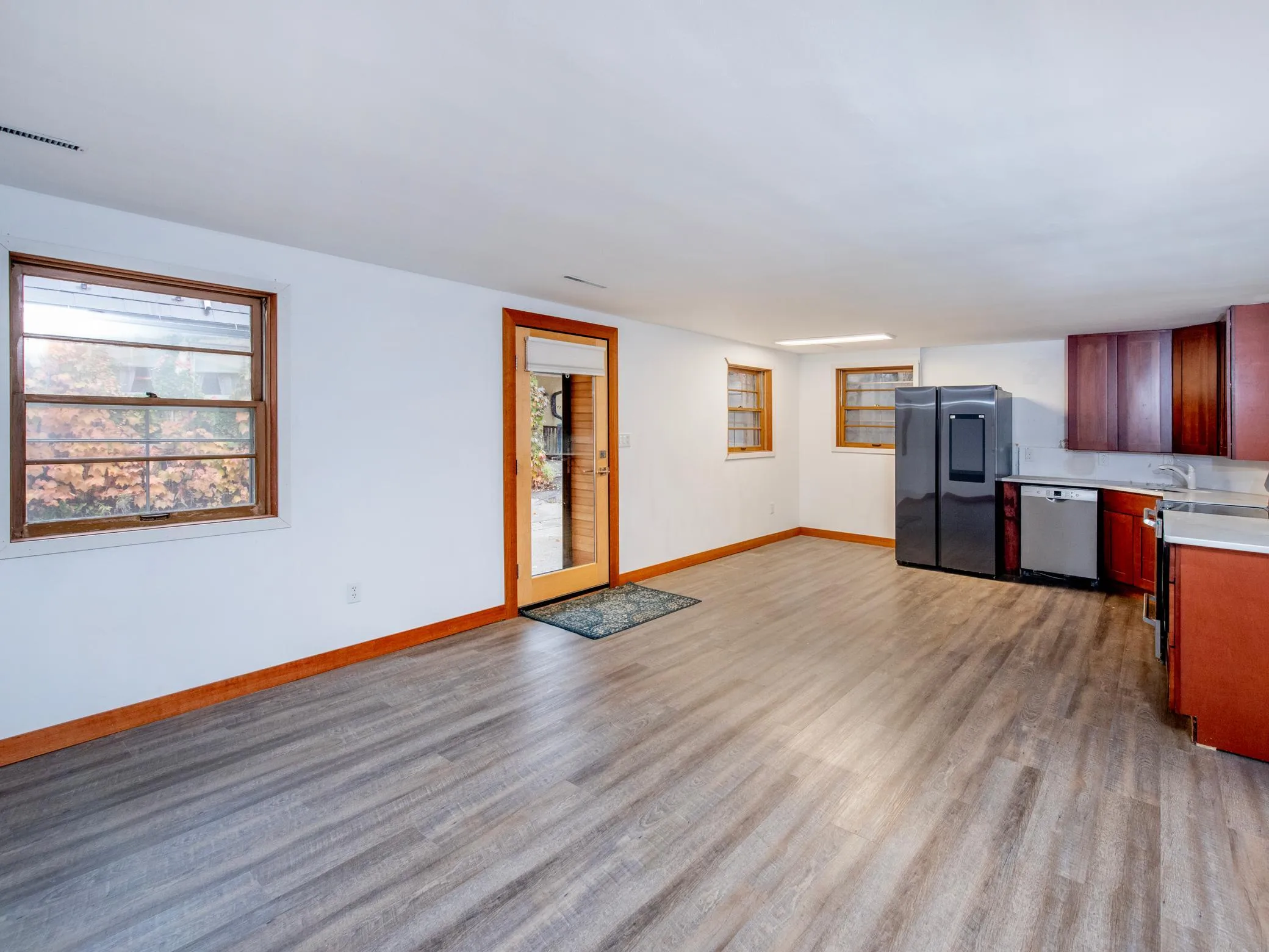 Photo 19 of 2387 Bourne Avenue