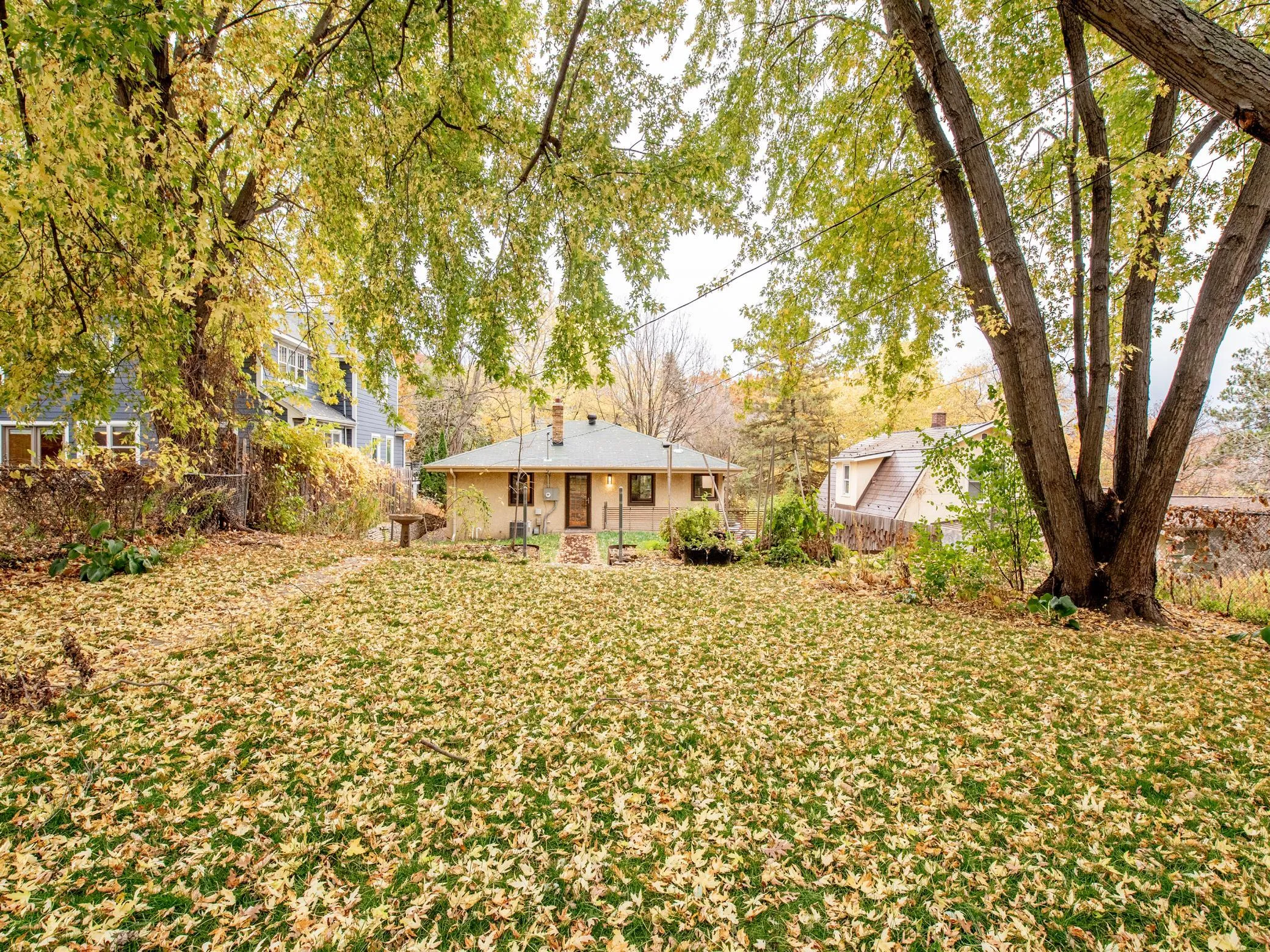 Photo 33 of 2387 Bourne Avenue