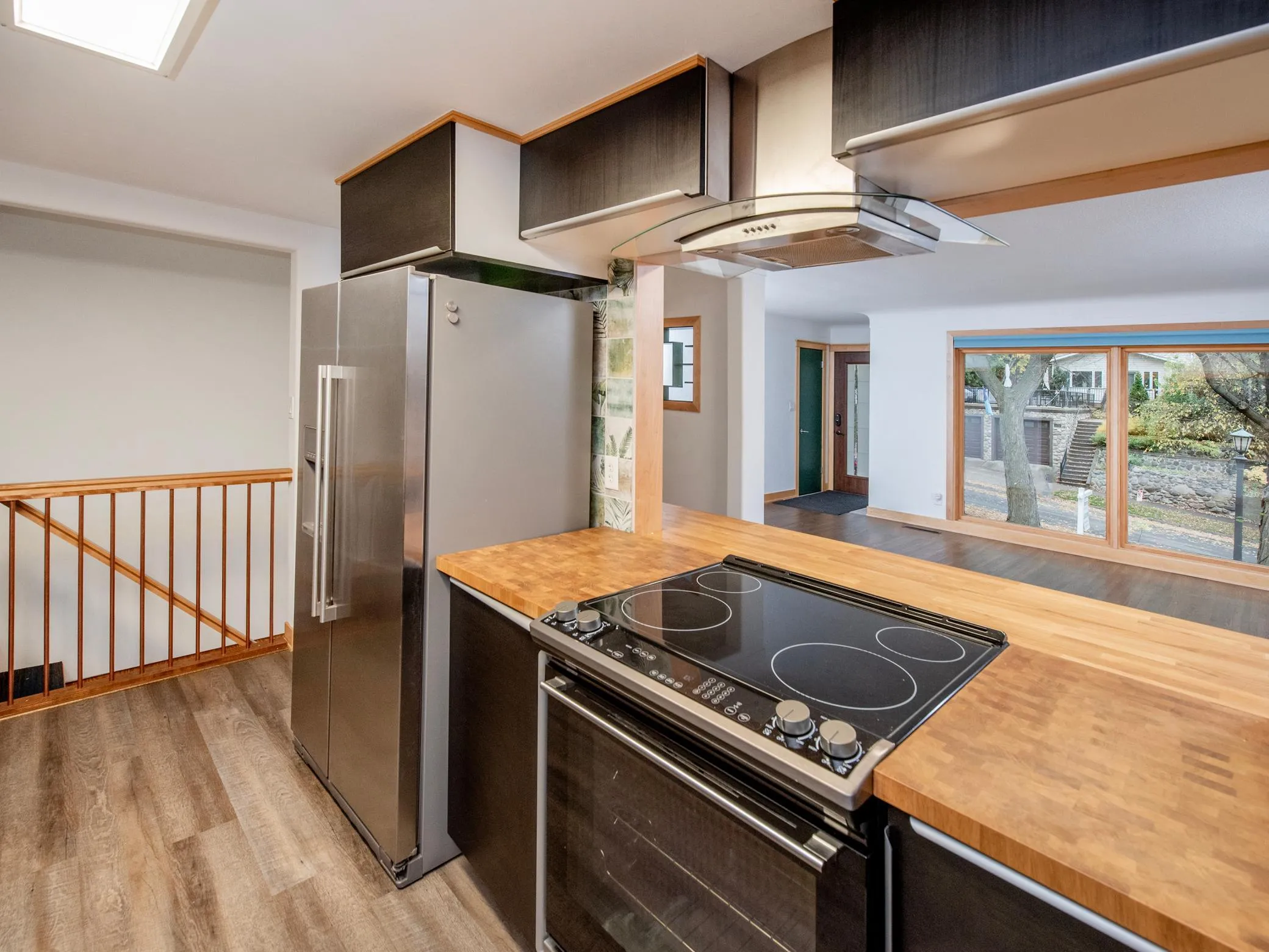 Photo 10 of 2387 Bourne Avenue