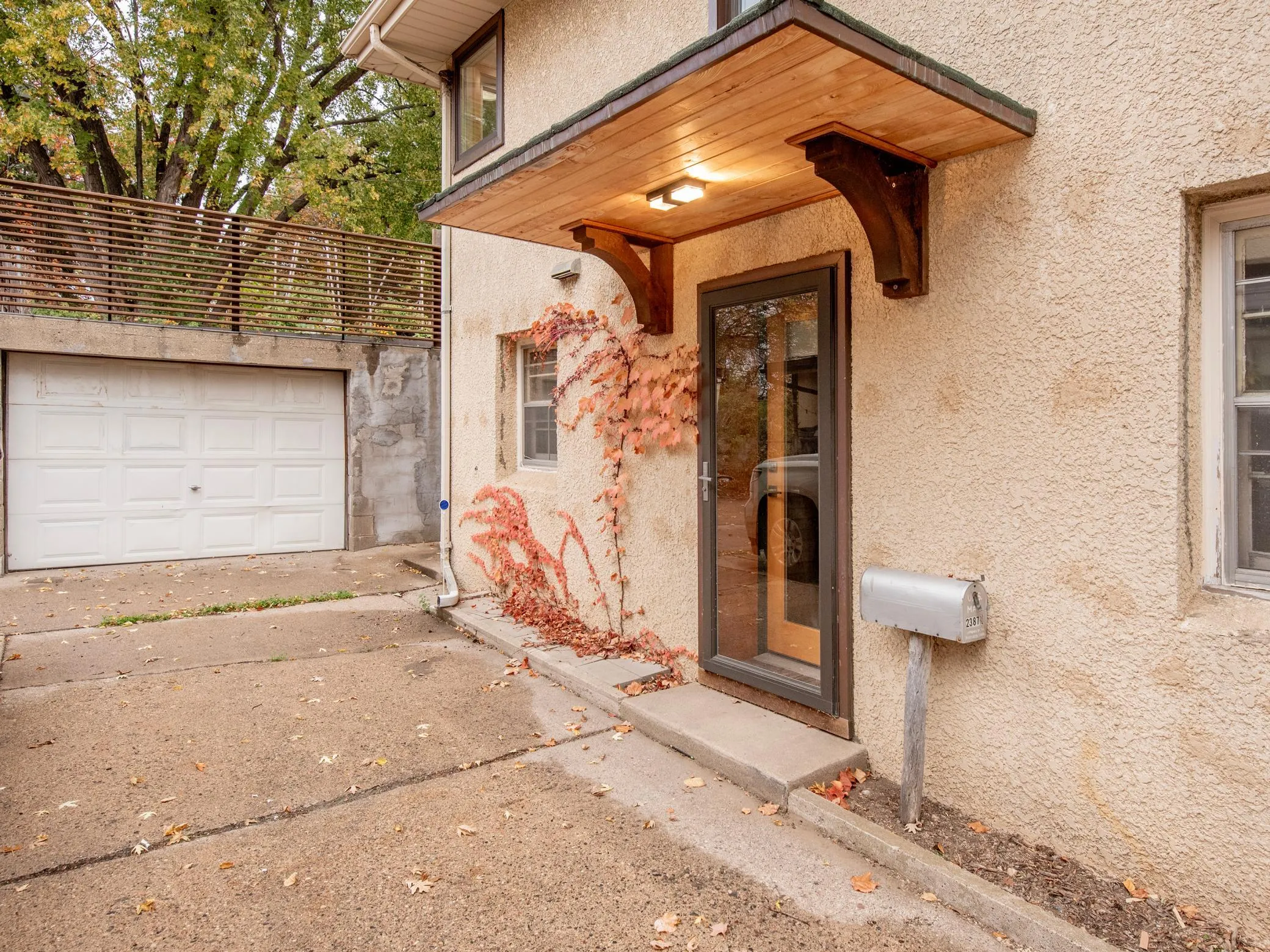 Photo 18 of 2387 Bourne Avenue
