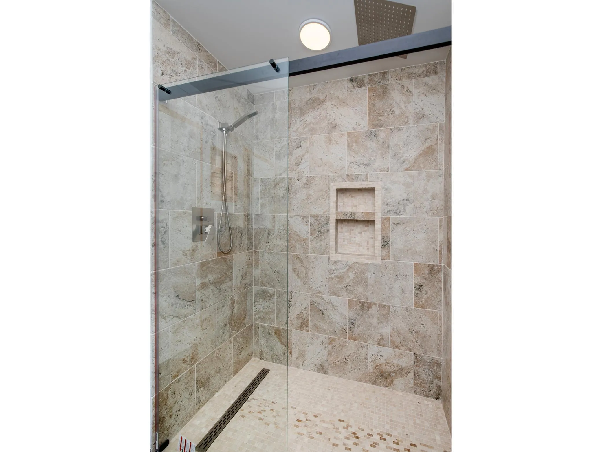Photo 16 of 2387 Bourne Avenue