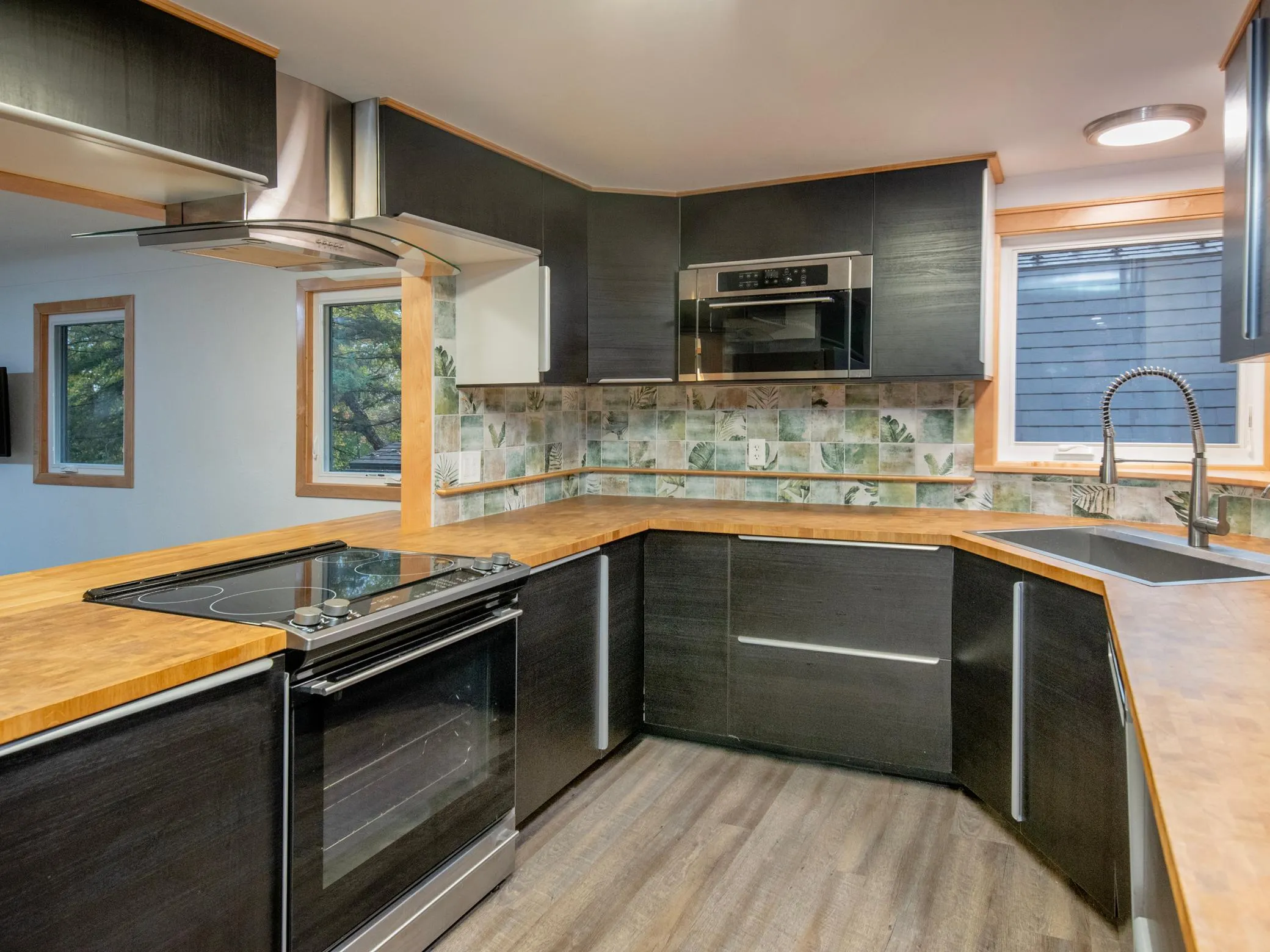 Photo 12 of 2387 Bourne Avenue