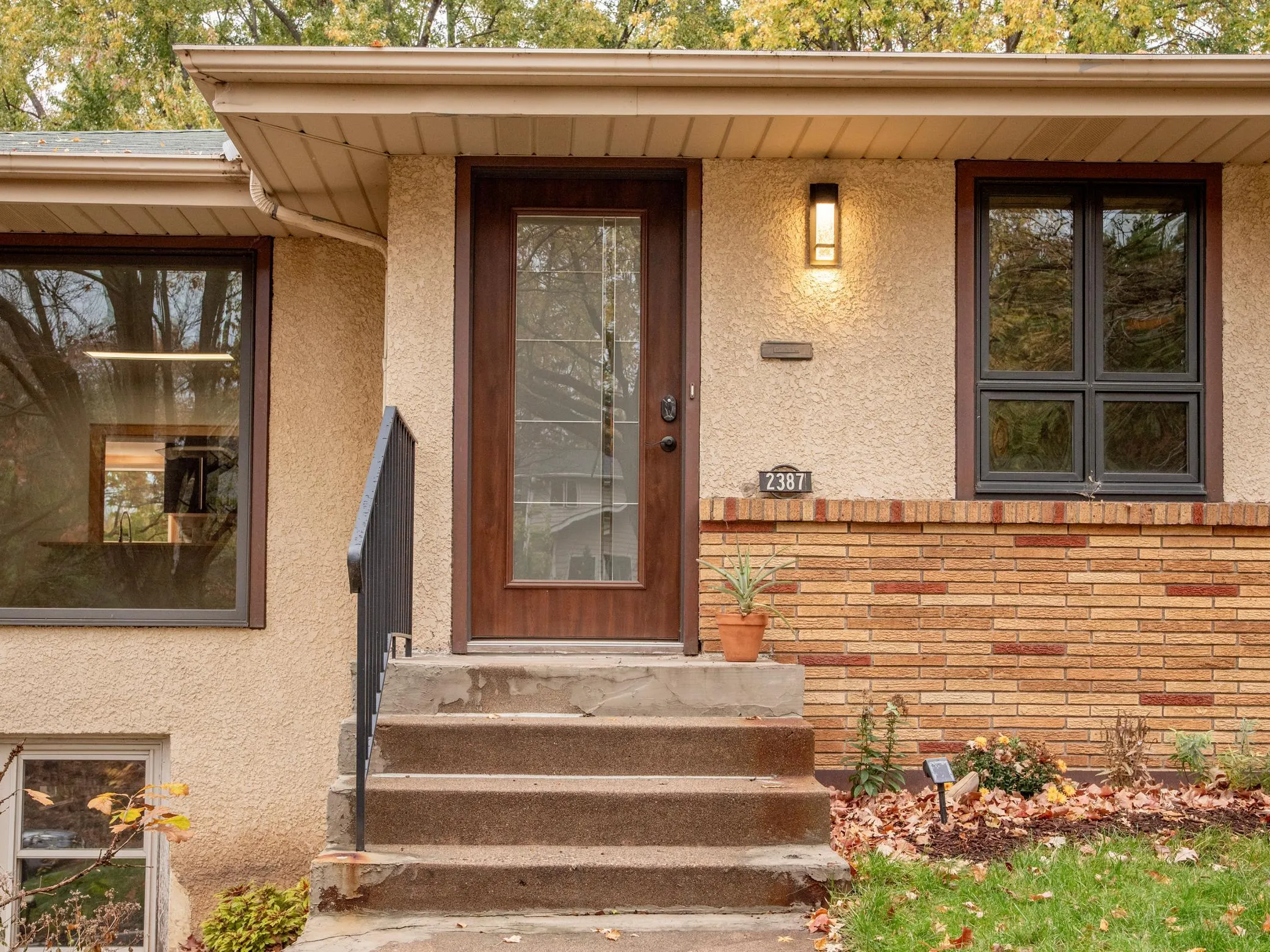 Photo 2 of 2387 Bourne Avenue