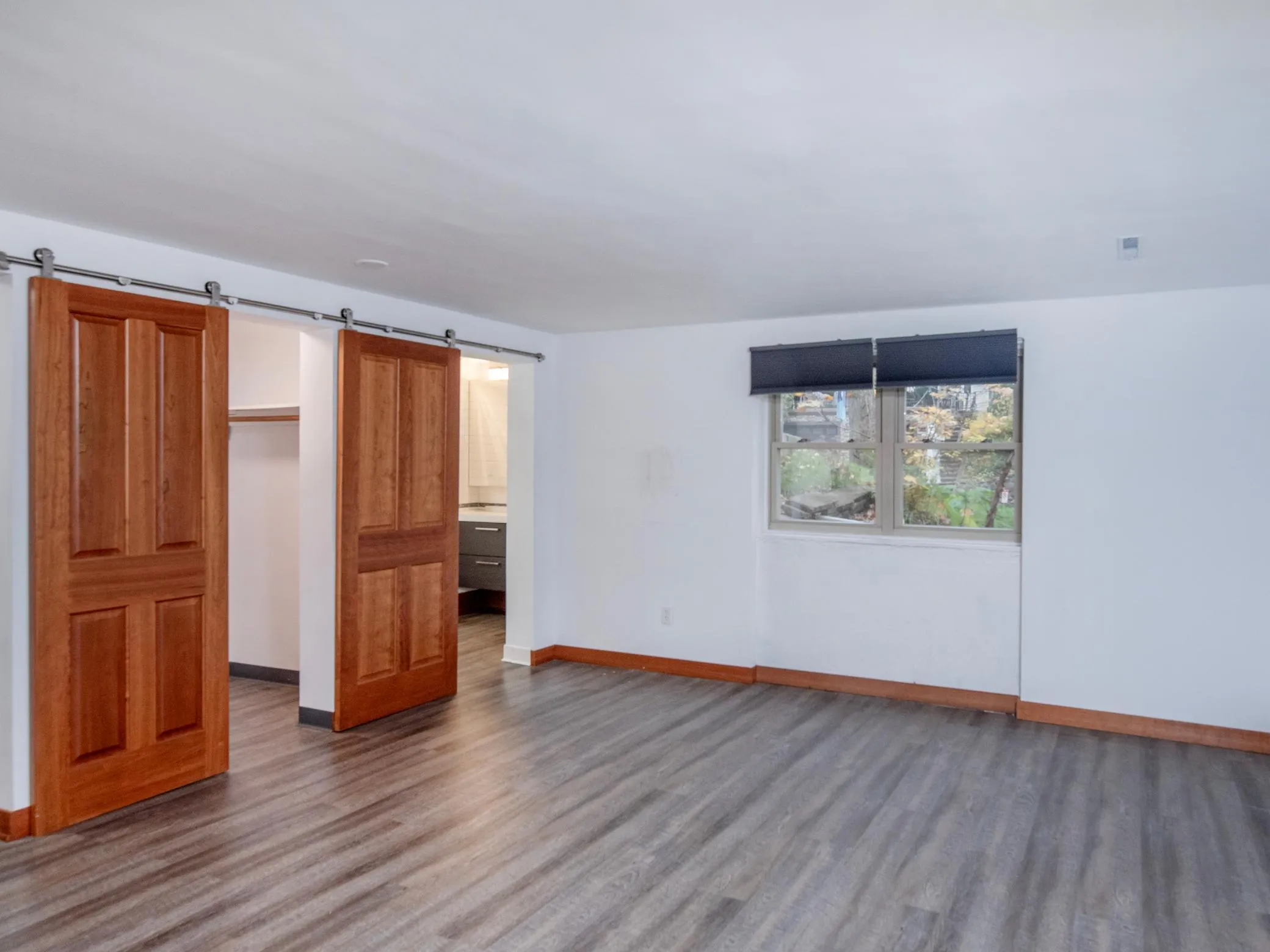 Photo 22 of 2387 Bourne Avenue