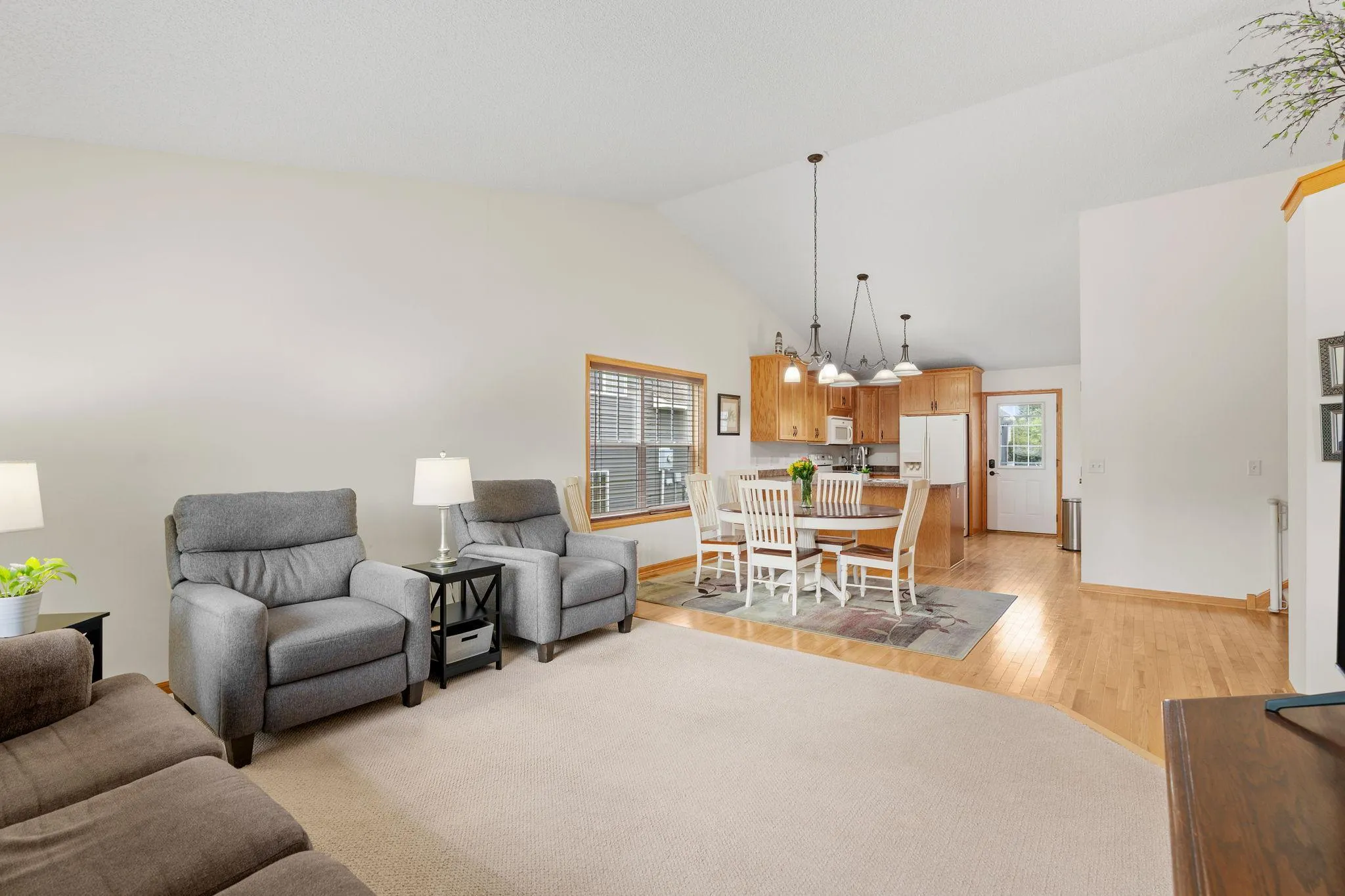 Photo 6 of 12188 Coral Sea Ne Street