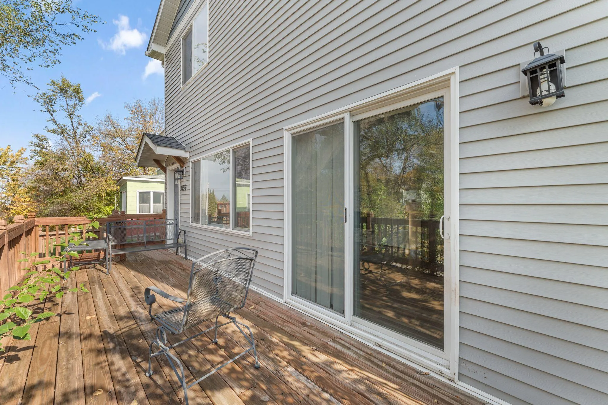 Photo 4 of 636 Hall Avenue