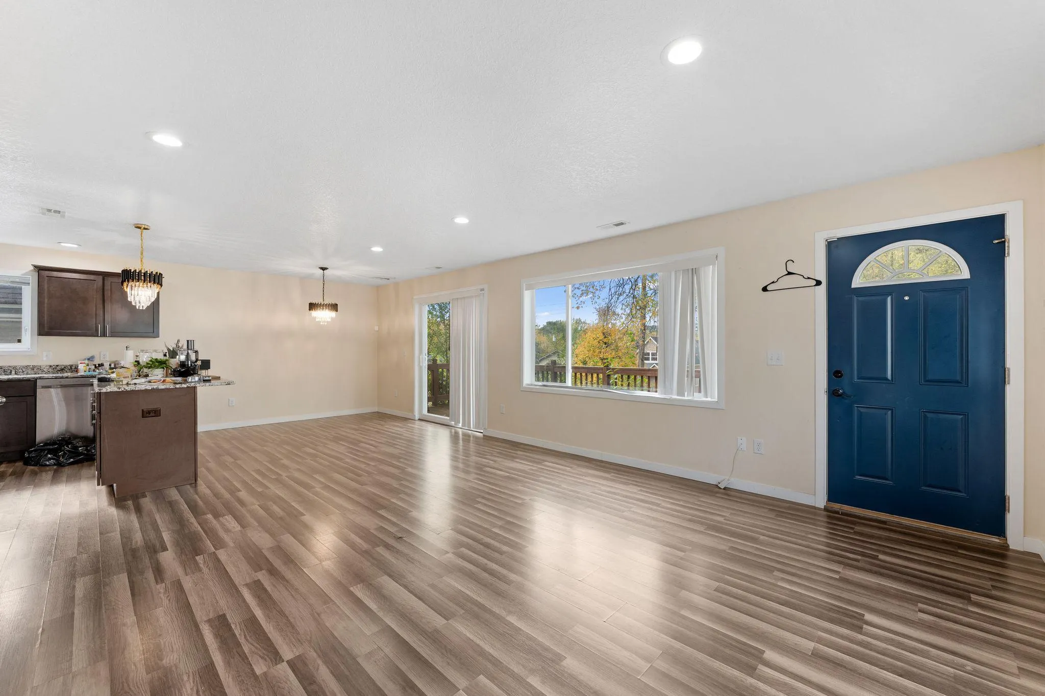 Photo 9 of 636 Hall Avenue