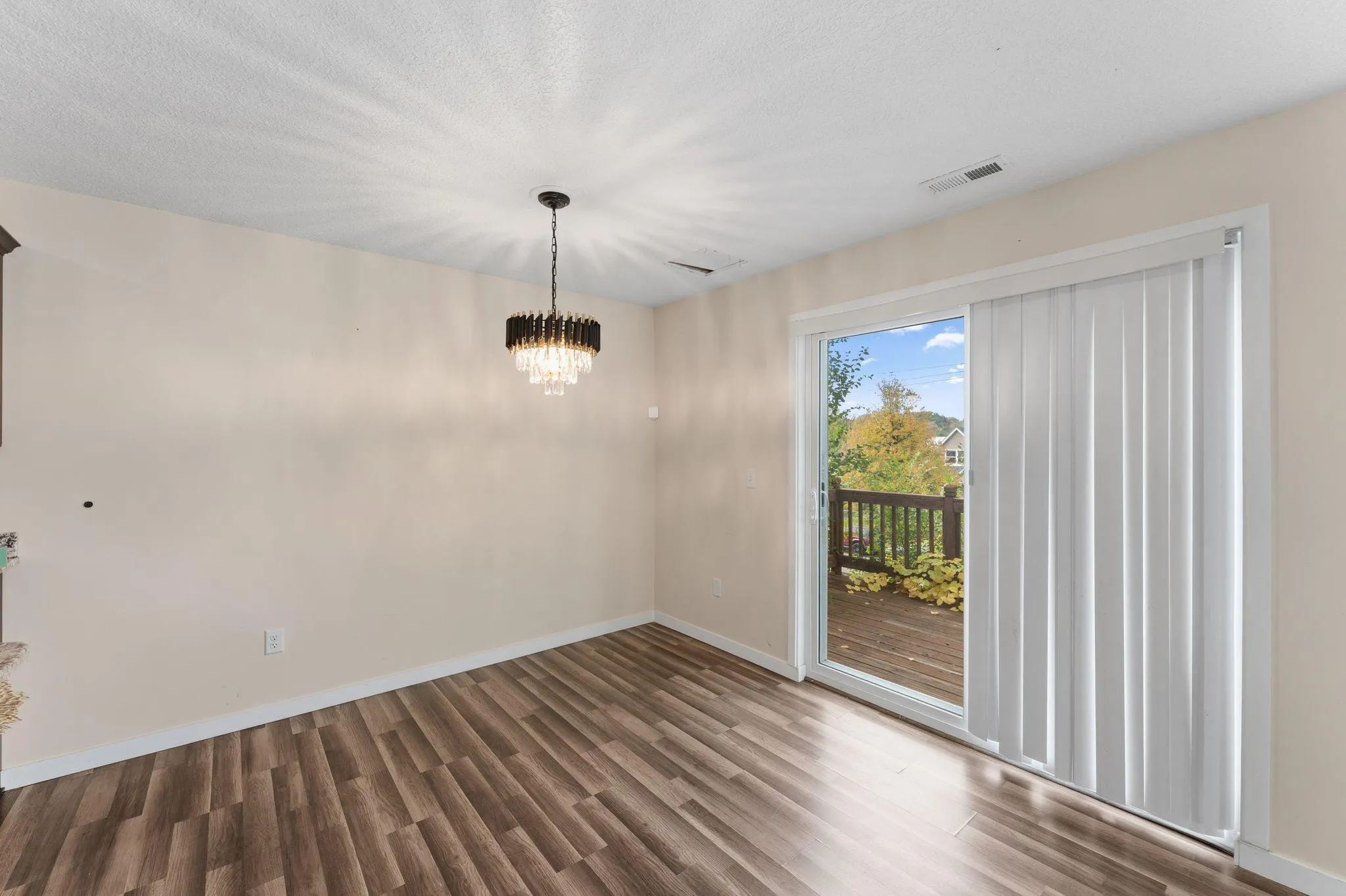 Photo 14 of 636 Hall Avenue