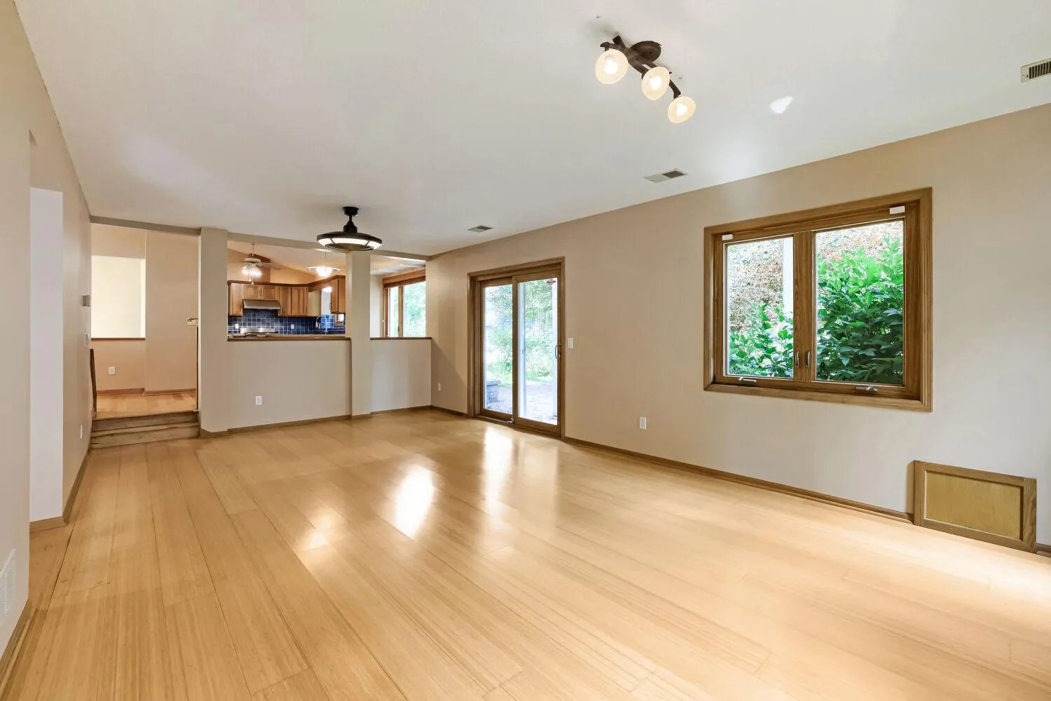 Photo 16 of 1119 Bonnieview Drive