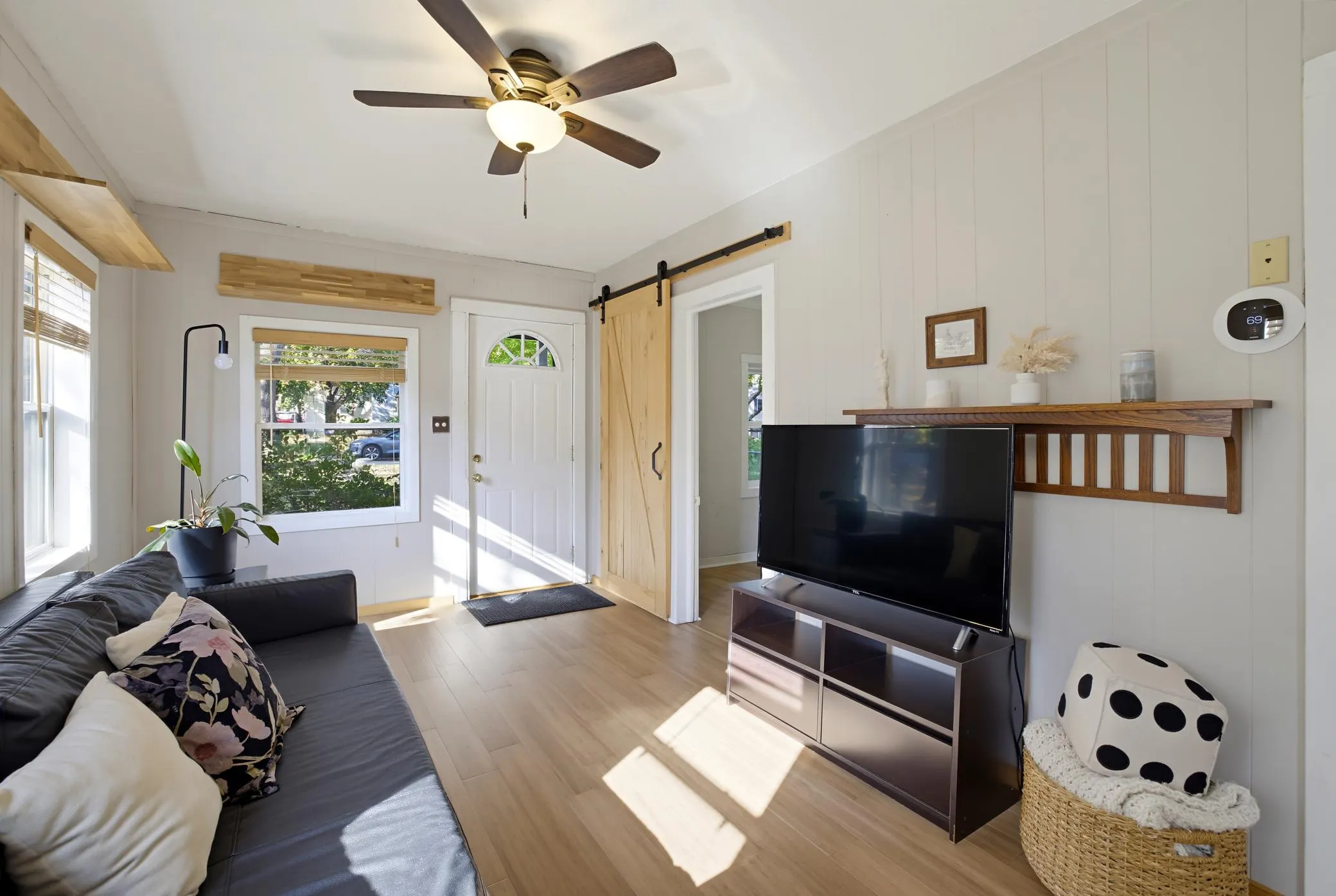 Photo 4 of 4733 36th S Avenue