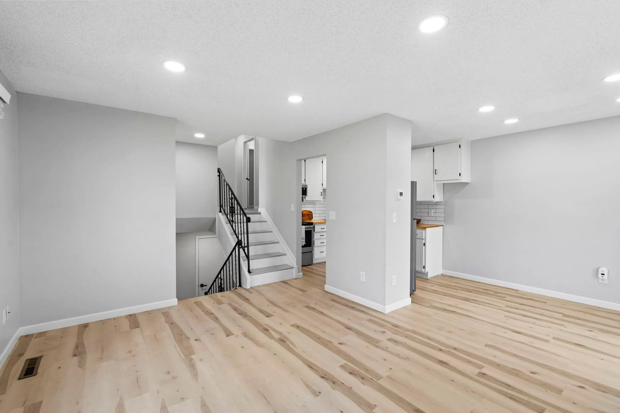 Photo 7 of 8717 N Maplebrook Circle
