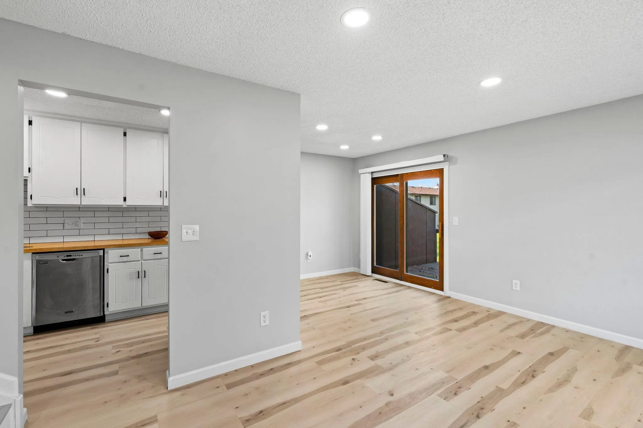 Photo 6 of 8717 N Maplebrook Circle