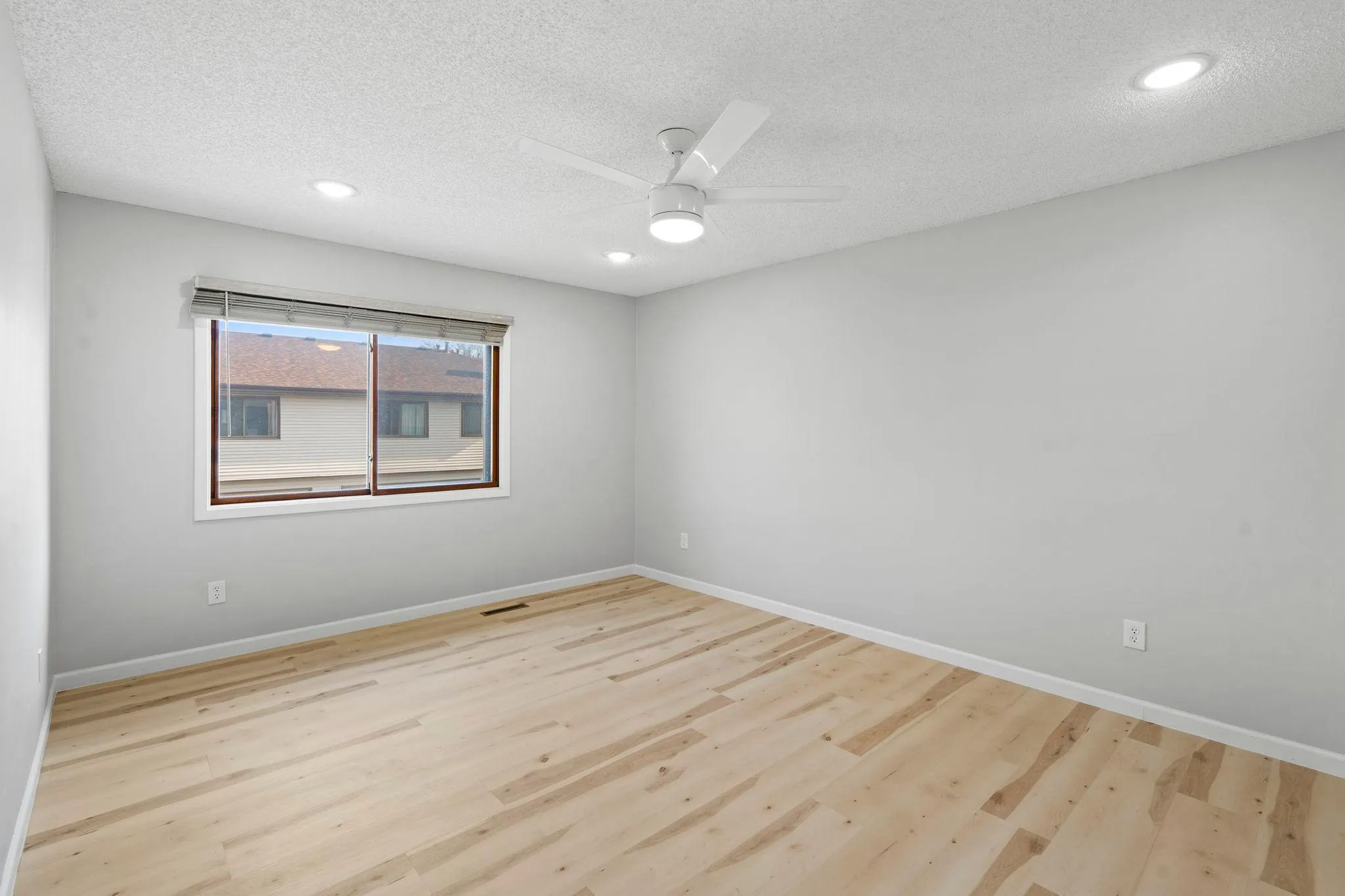 Photo 13 of 8717 N Maplebrook Circle