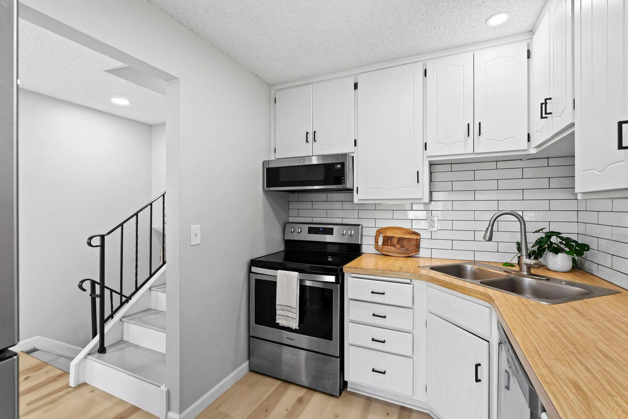 Photo 11 of 8717 N Maplebrook Circle