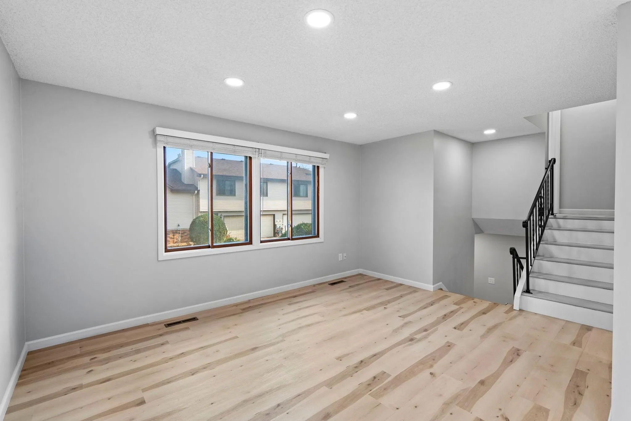 Photo 8 of 8717 N Maplebrook Circle