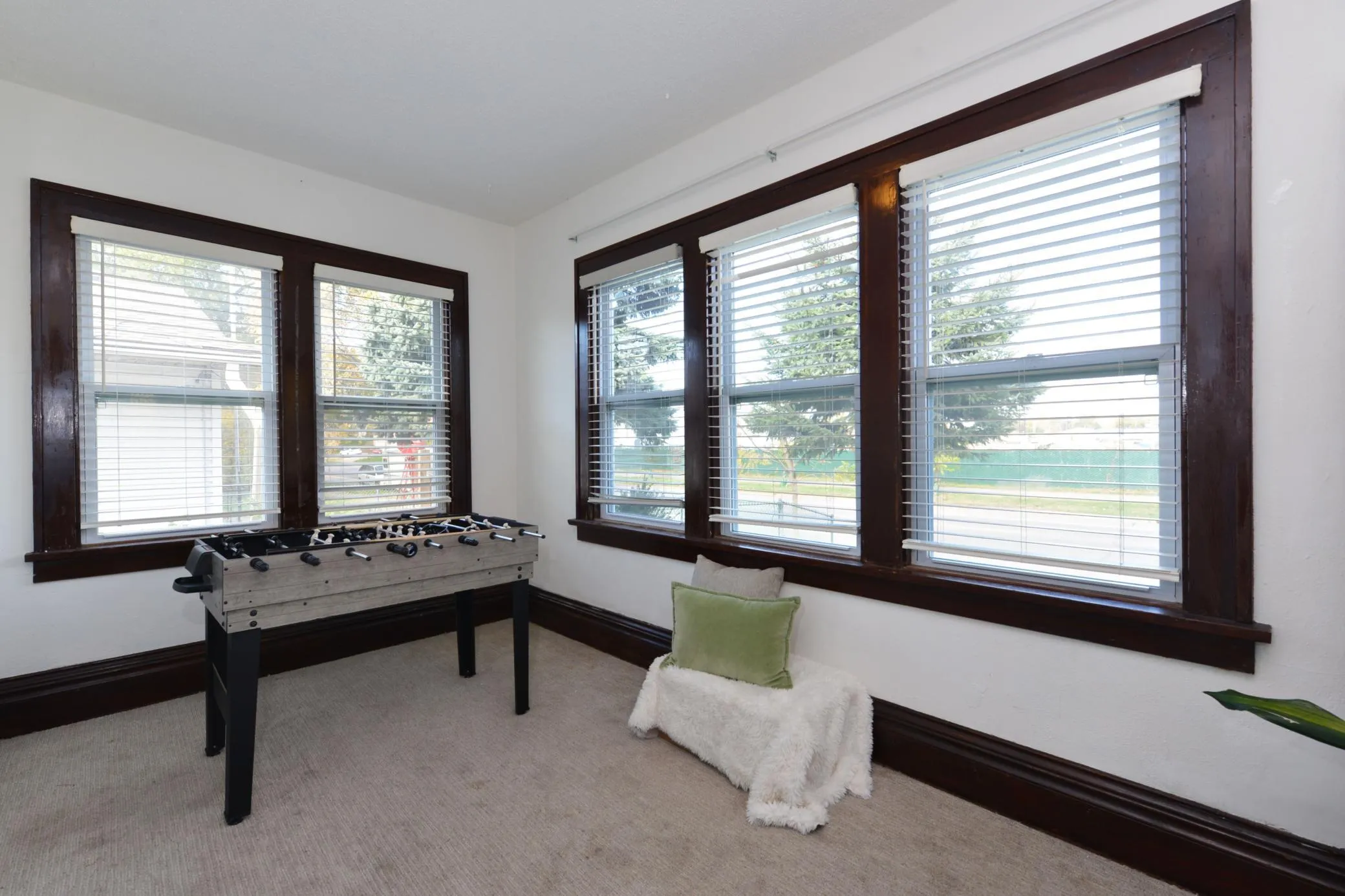 Photo 8 of 694 37th Ne Avenue