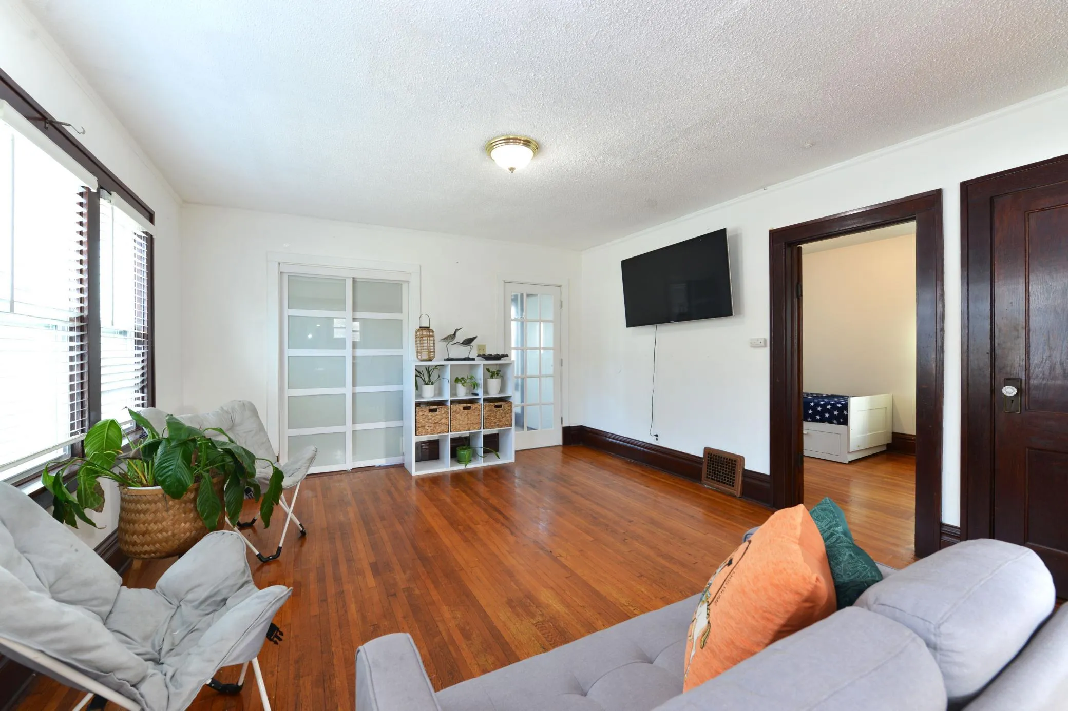 Photo 5 of 694 37th Ne Avenue