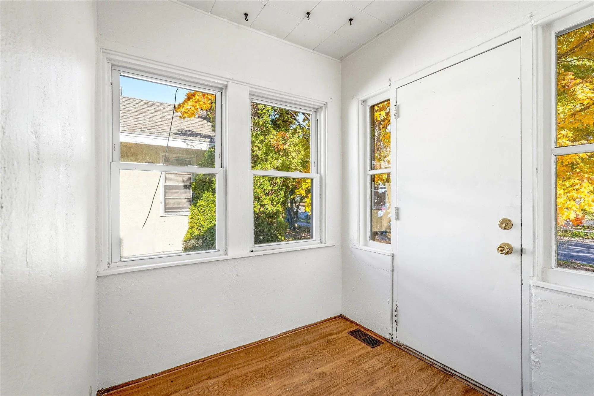 Photo 7 of 3736 18th S Avenue
