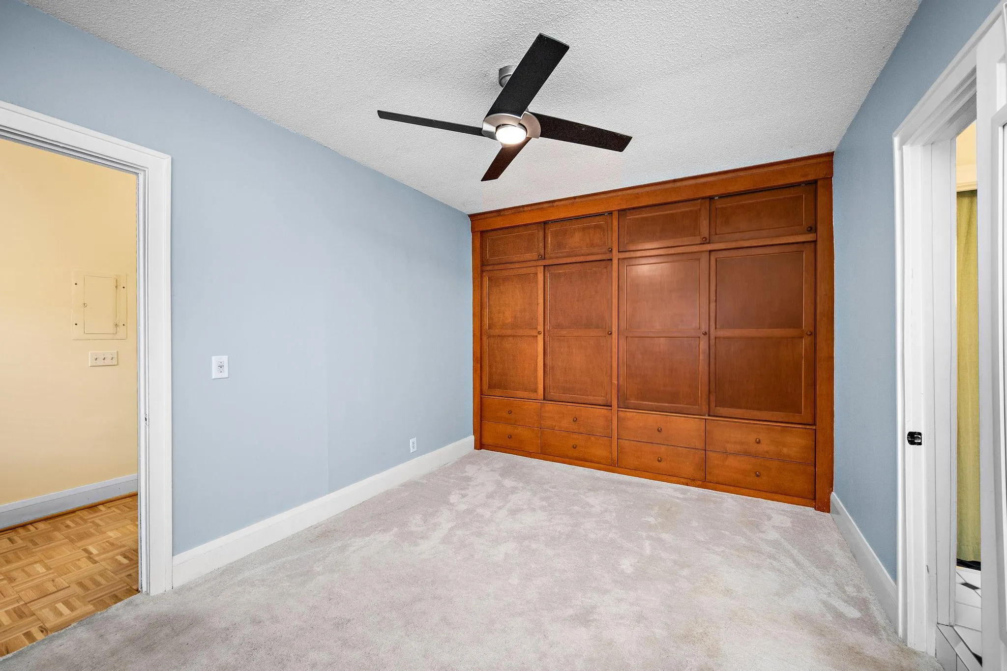 Photo 15 of 79 Western N Avenue Unit 605