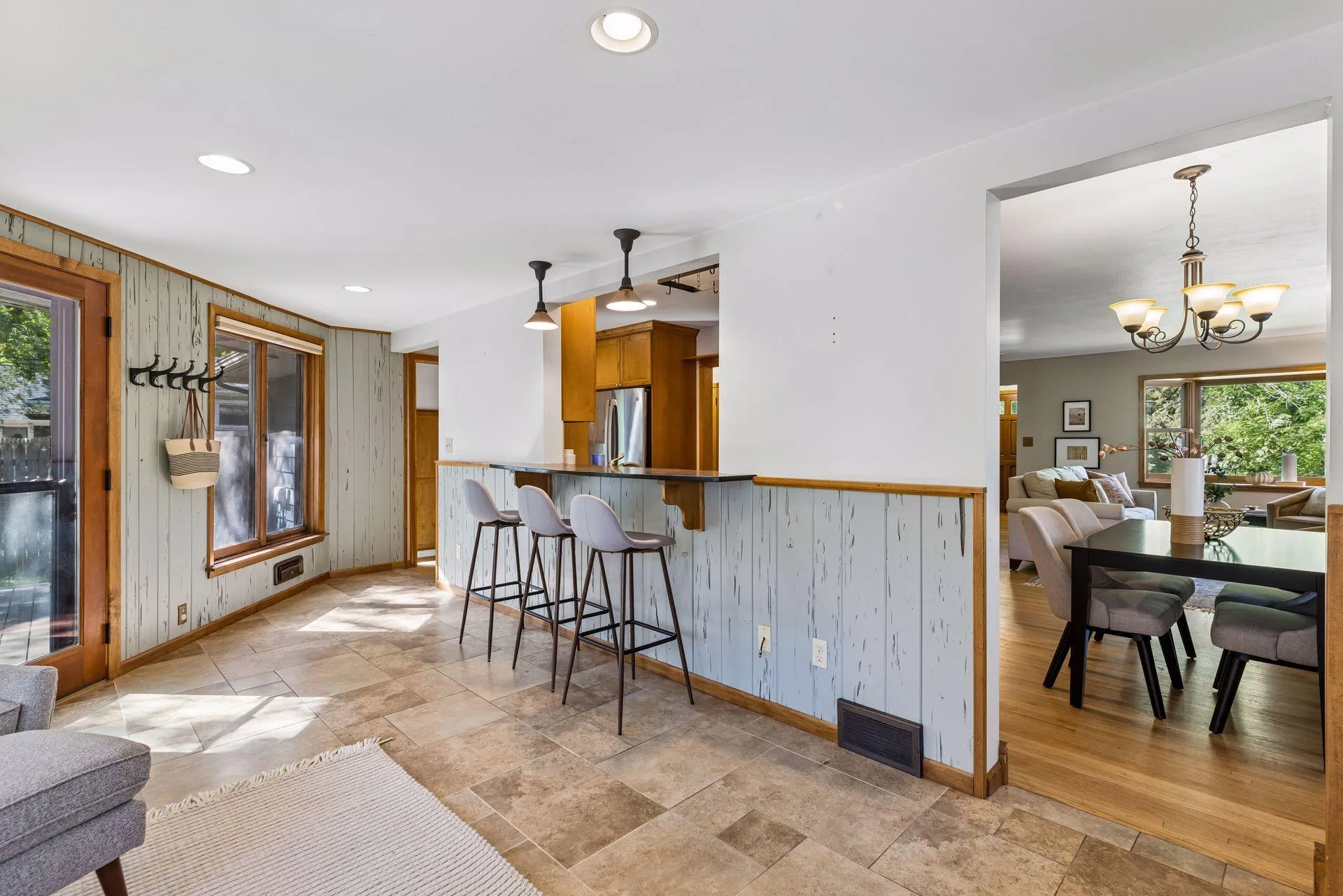 Photo 11 of 2911 W 54th Street
