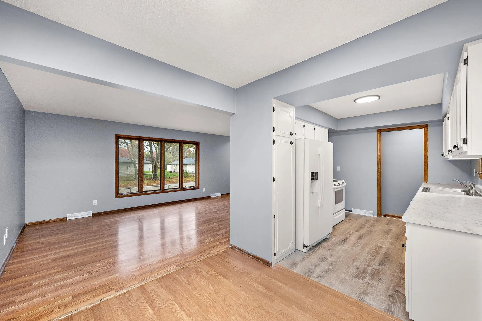 Photo 6 of 801 E 71st Street