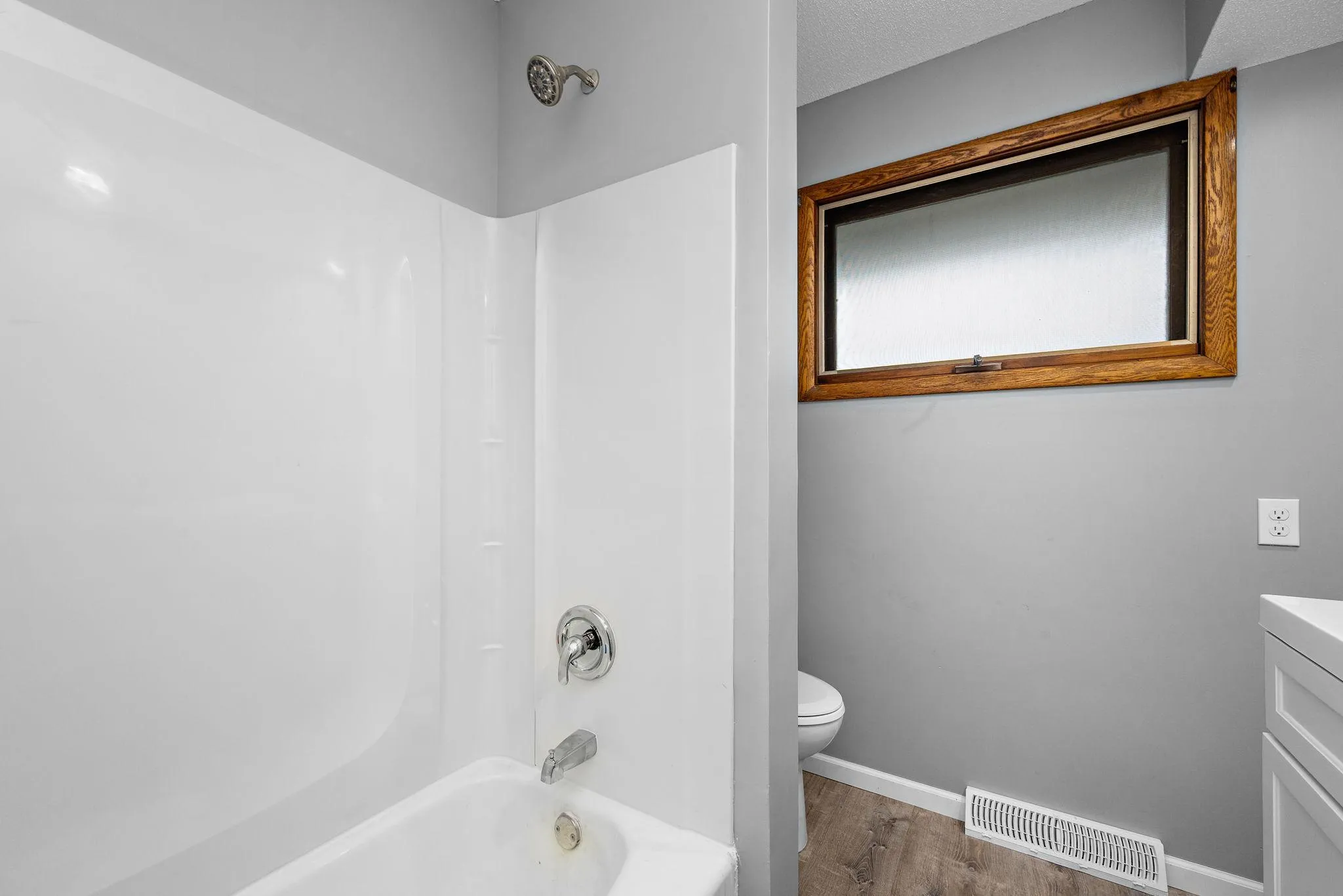 Photo 14 of 801 E 71st Street