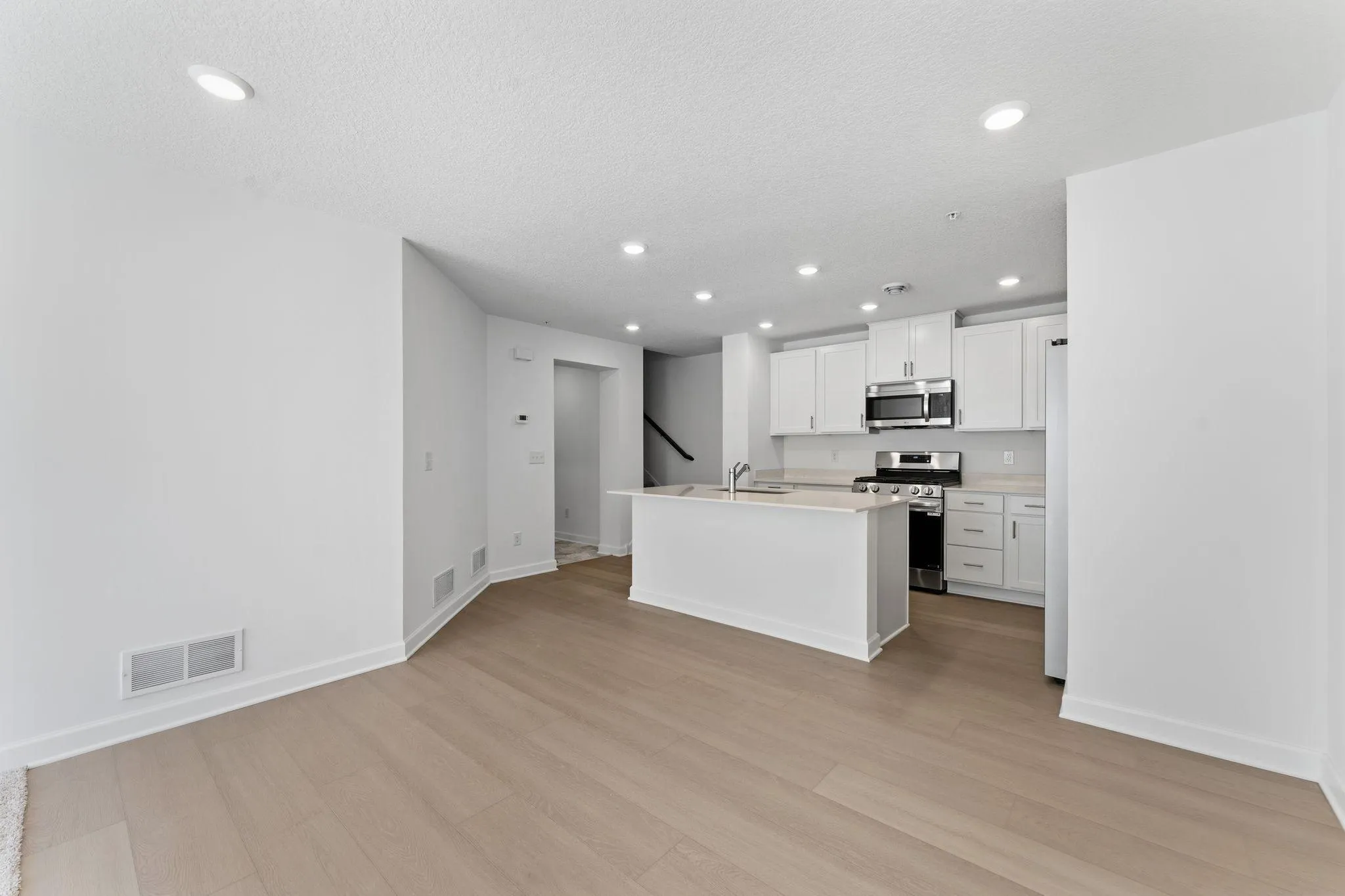 Photo 5 of 3087 Vanderbie Street