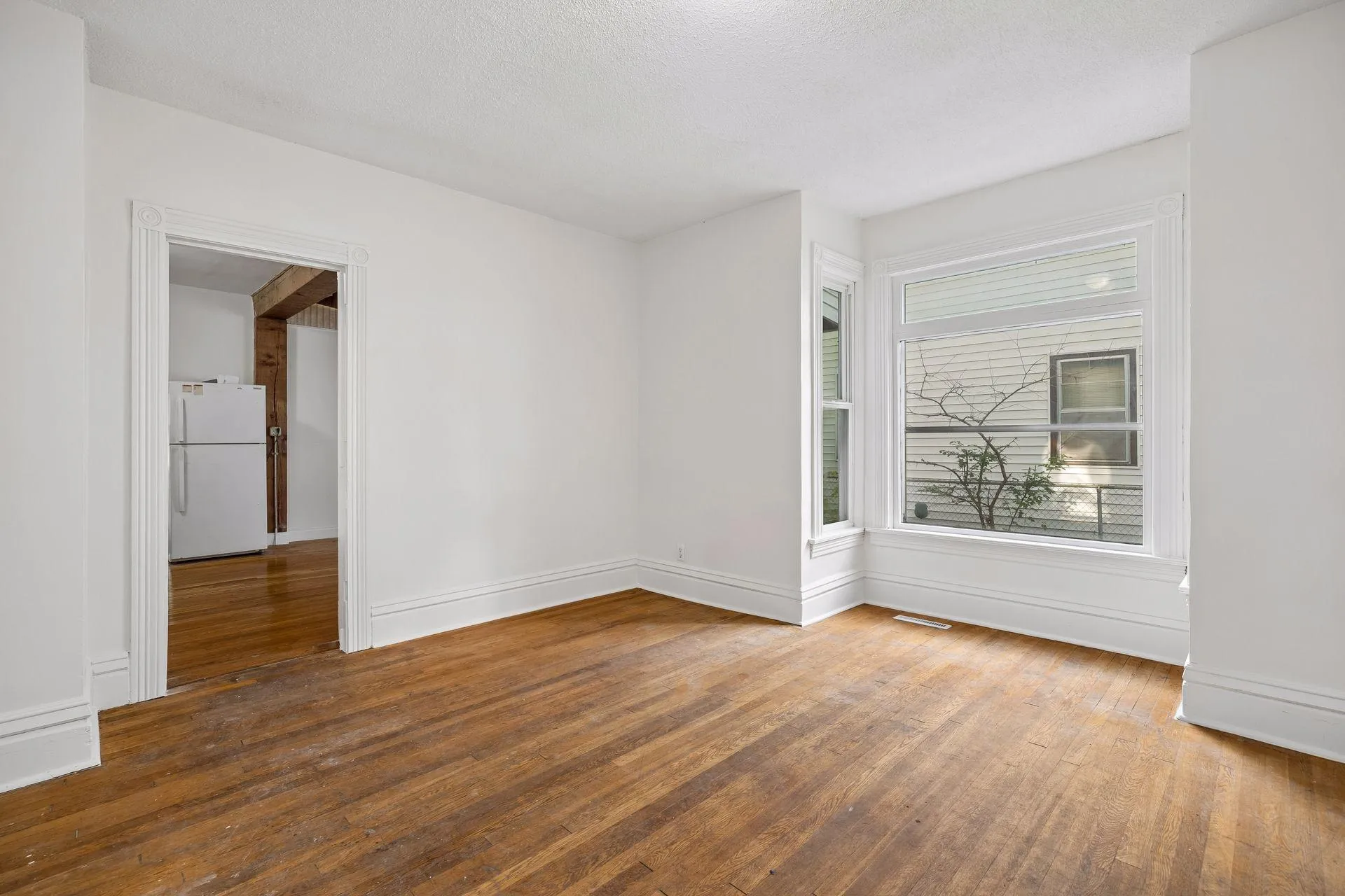 Photo 9 of 2925 Harriet Avenue