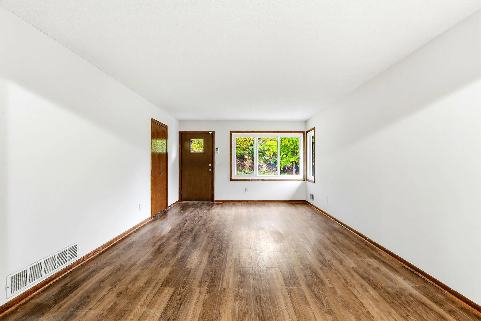 Photo 5 of 936 Jefferson Avenue