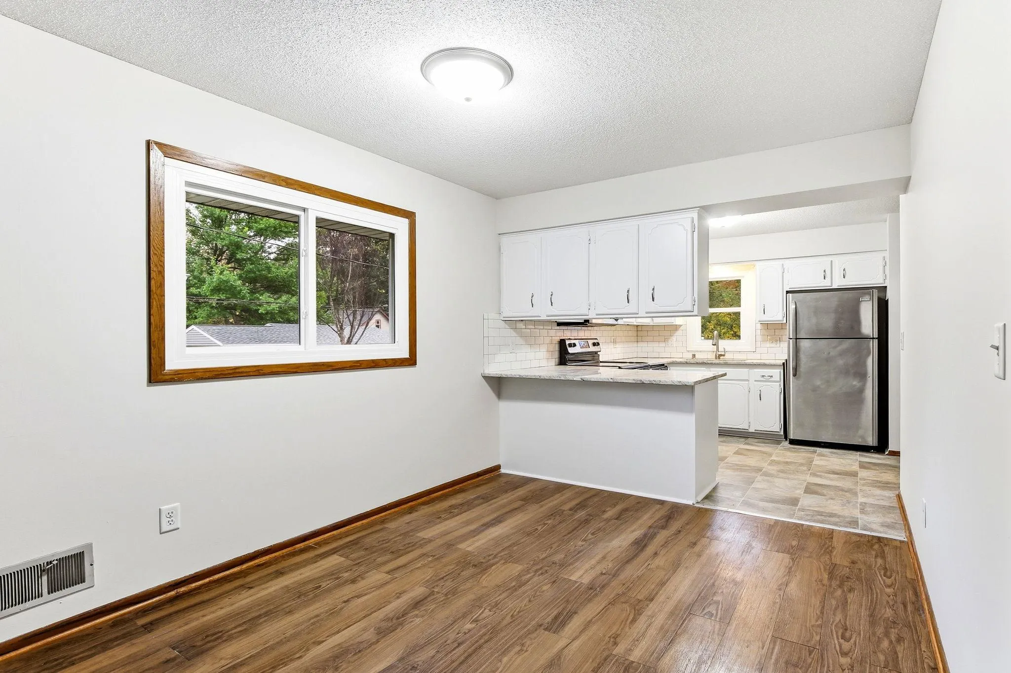 Photo 10 of 936 Jefferson Avenue