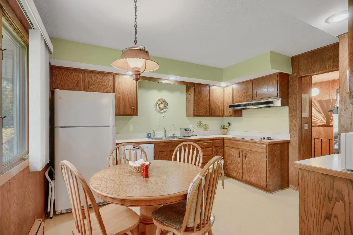 Photo 10 of 2100 Tamarack Lane