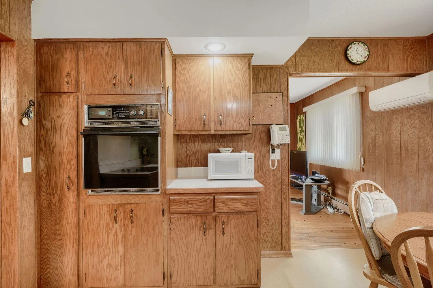 Photo 9 of 2100 Tamarack Lane