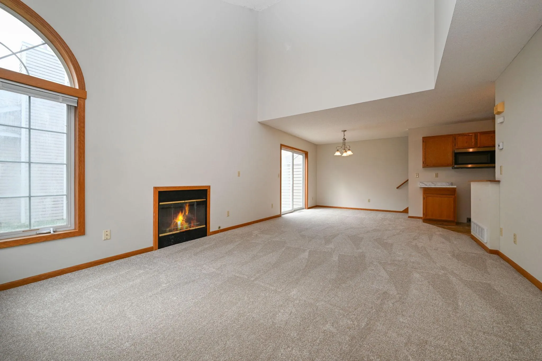 Photo 4 of 1067 S Fillmore Ne Circle