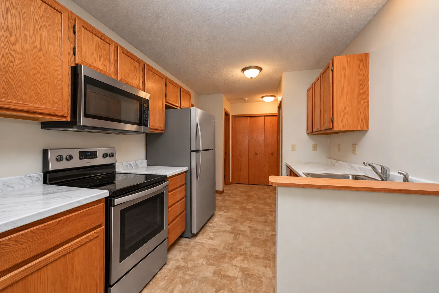 Photo 7 of 1067 S Fillmore Ne Circle