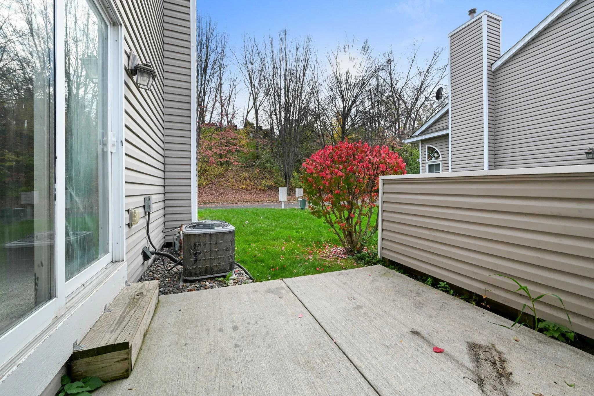 Photo 31 of 1067 S Fillmore Ne Circle