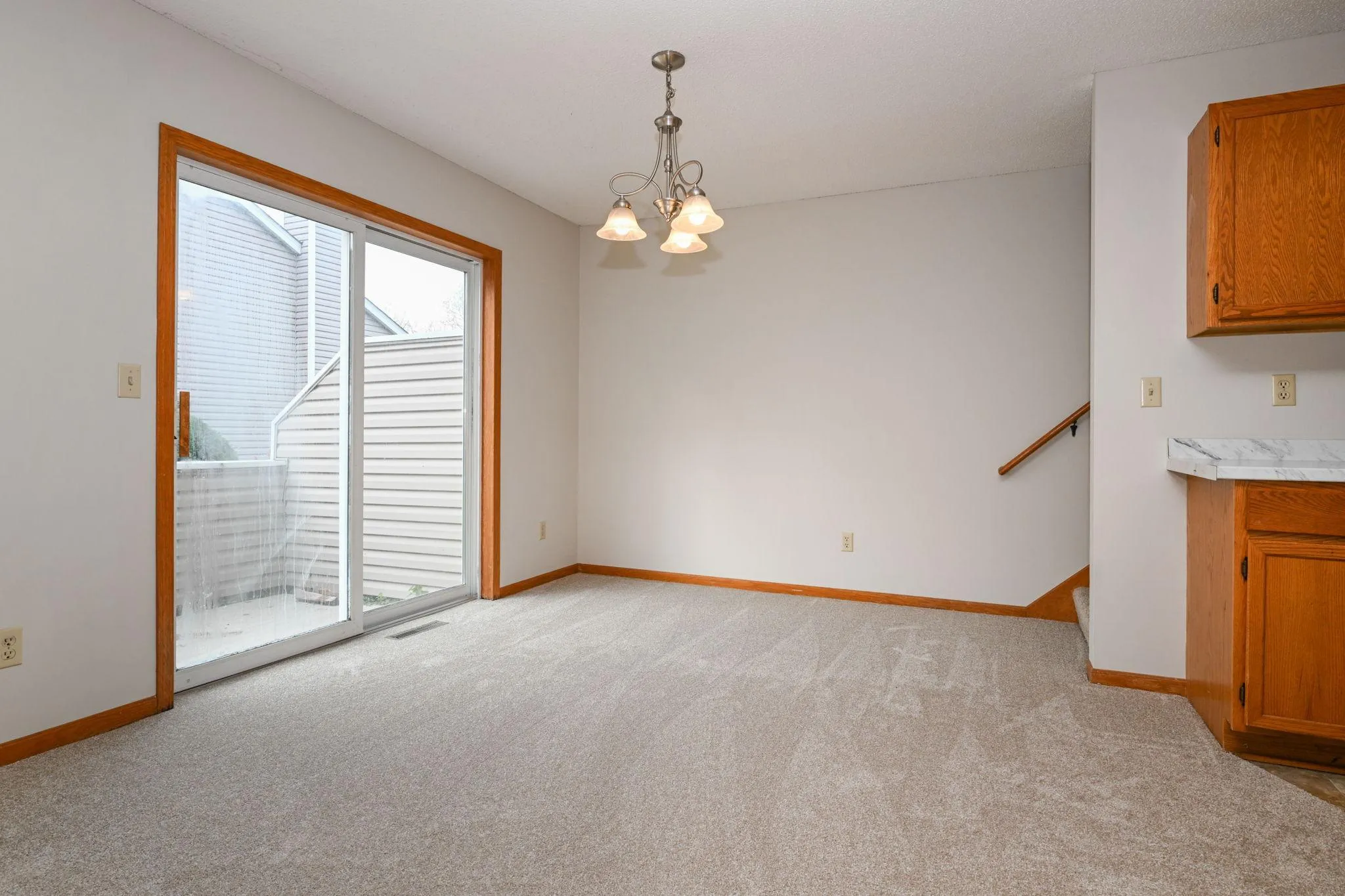 Photo 5 of 1067 S Fillmore Ne Circle