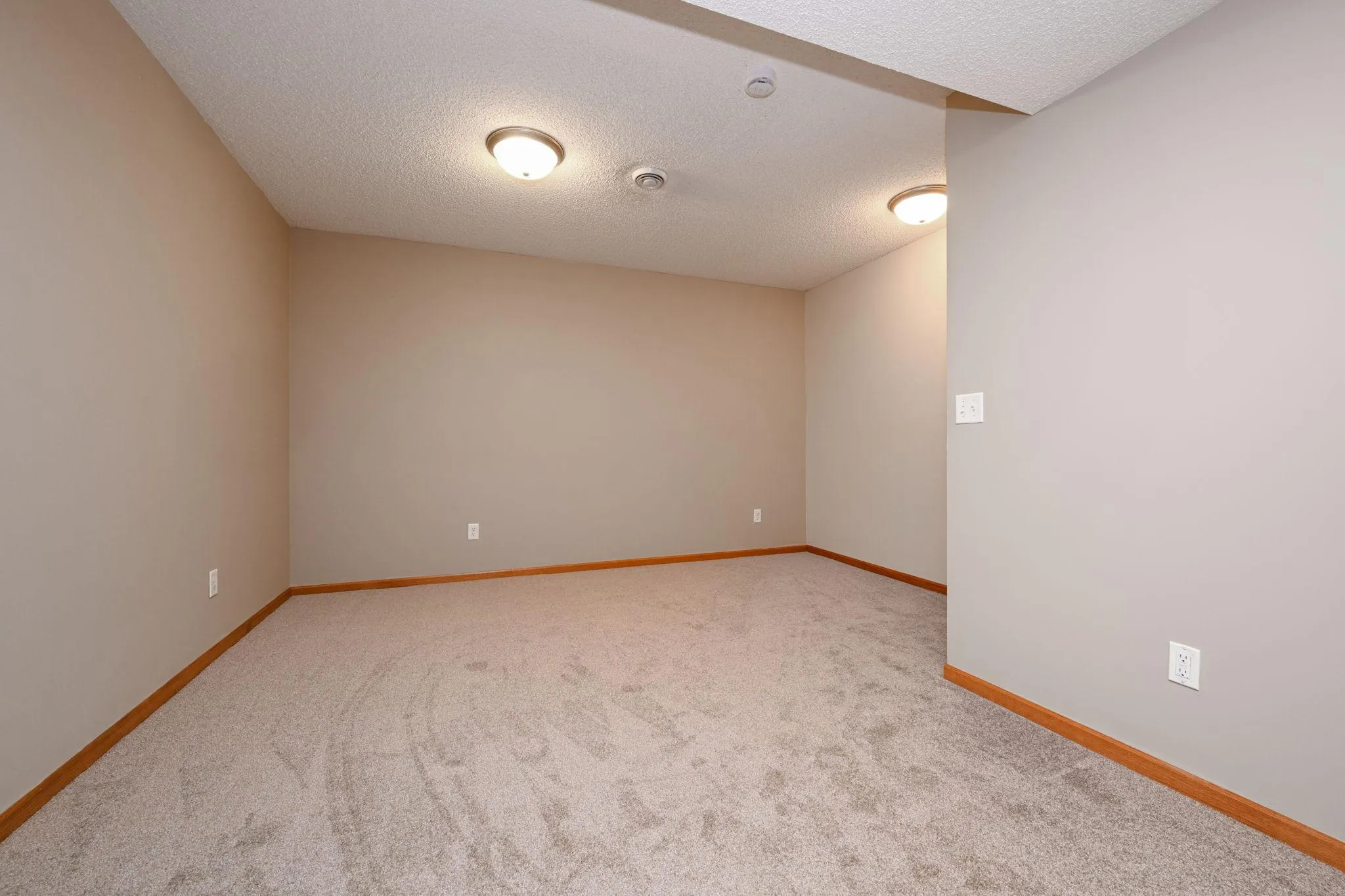 Photo 21 of 1067 S Fillmore Ne Circle