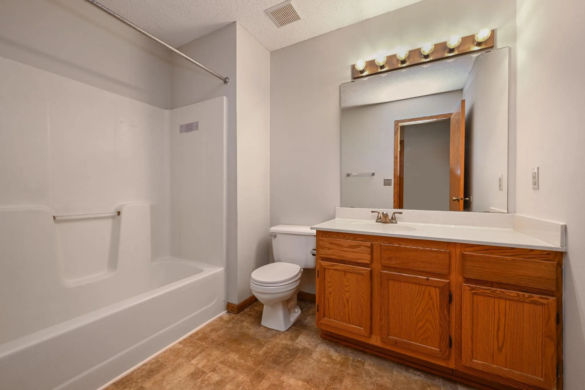 Photo 19 of 1067 S Fillmore Ne Circle