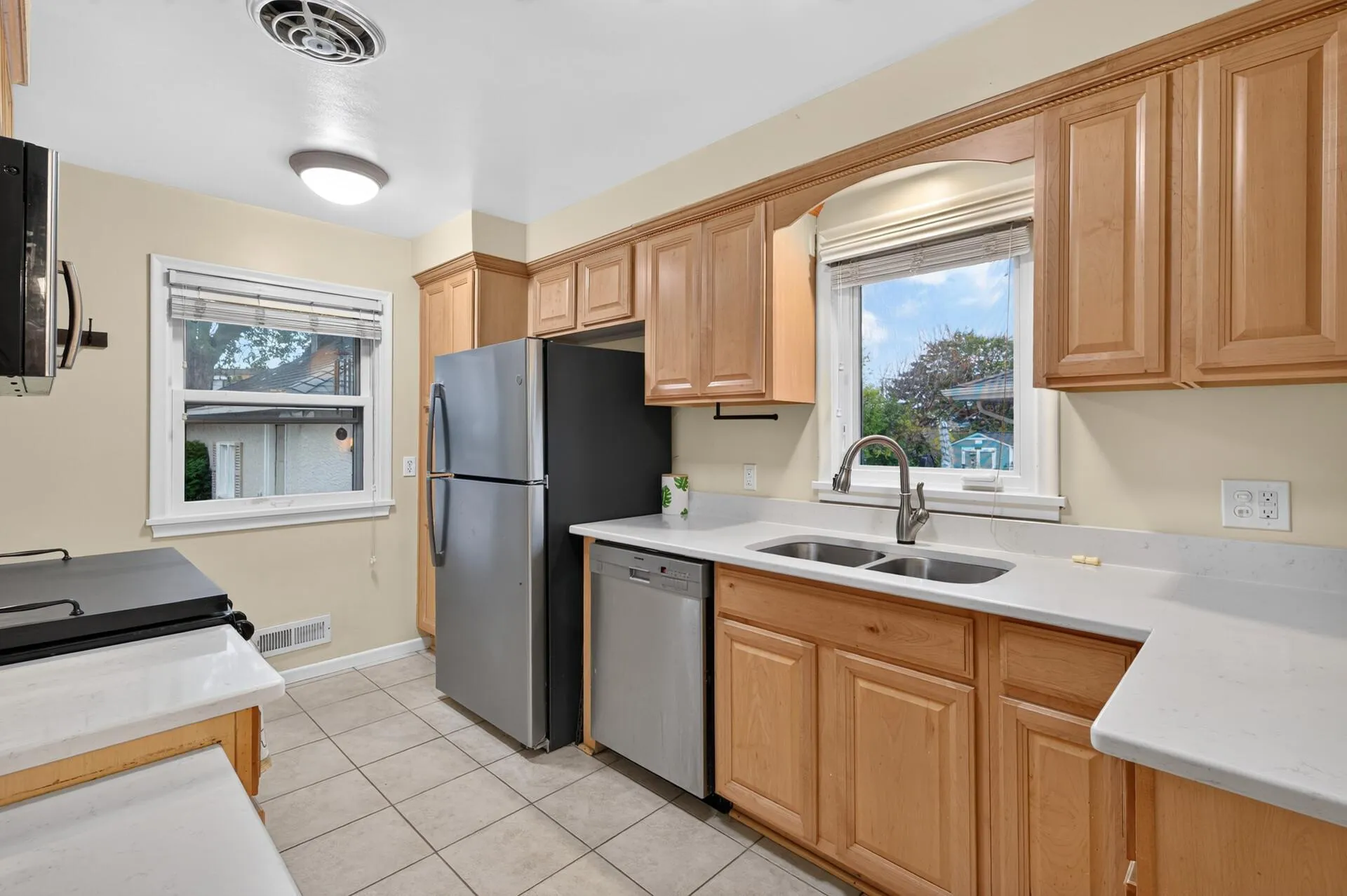 Photo 5 of 7033 18th S Avenue