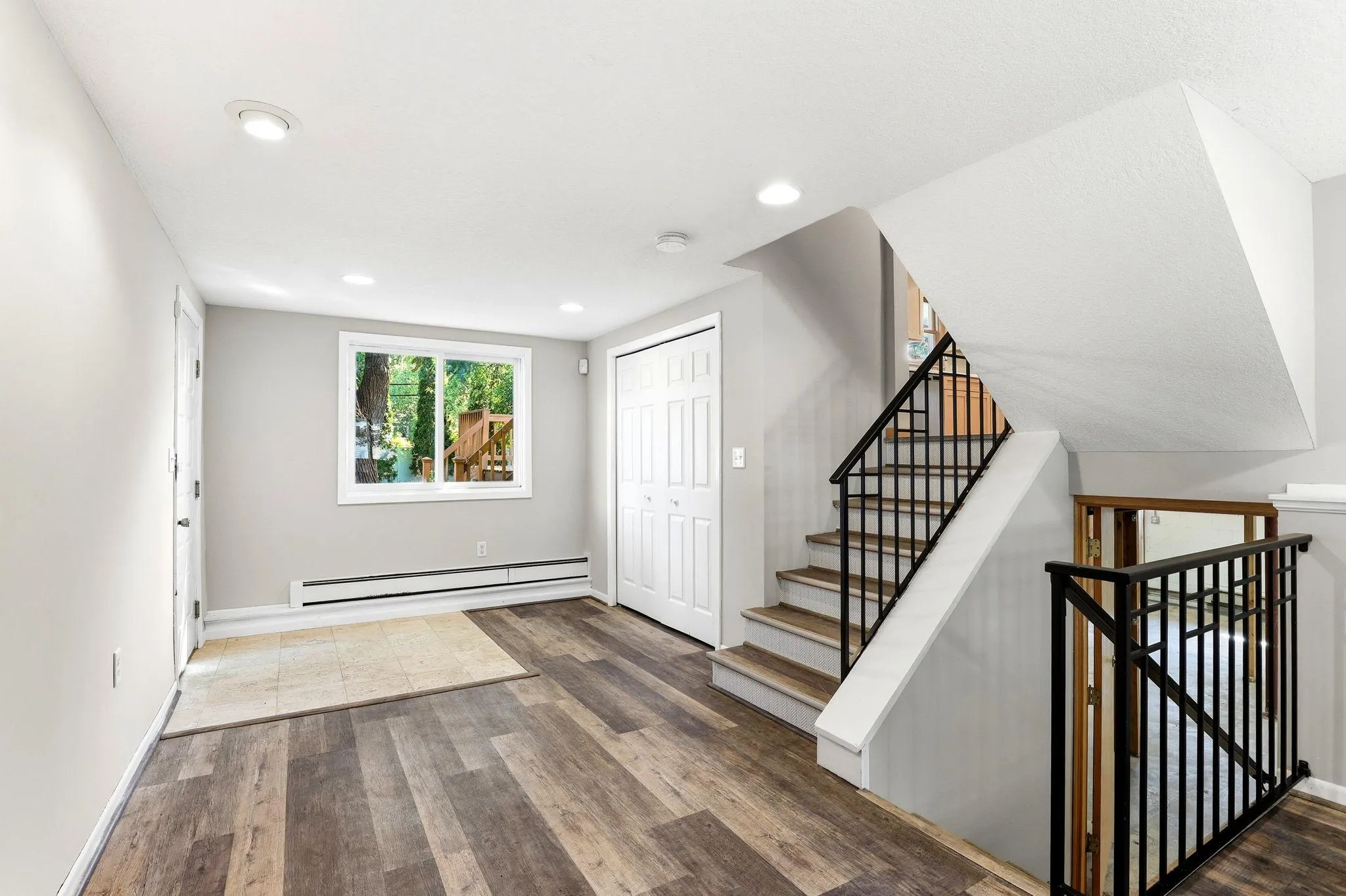 Photo 16 of 1866 Shryer W Avenue
