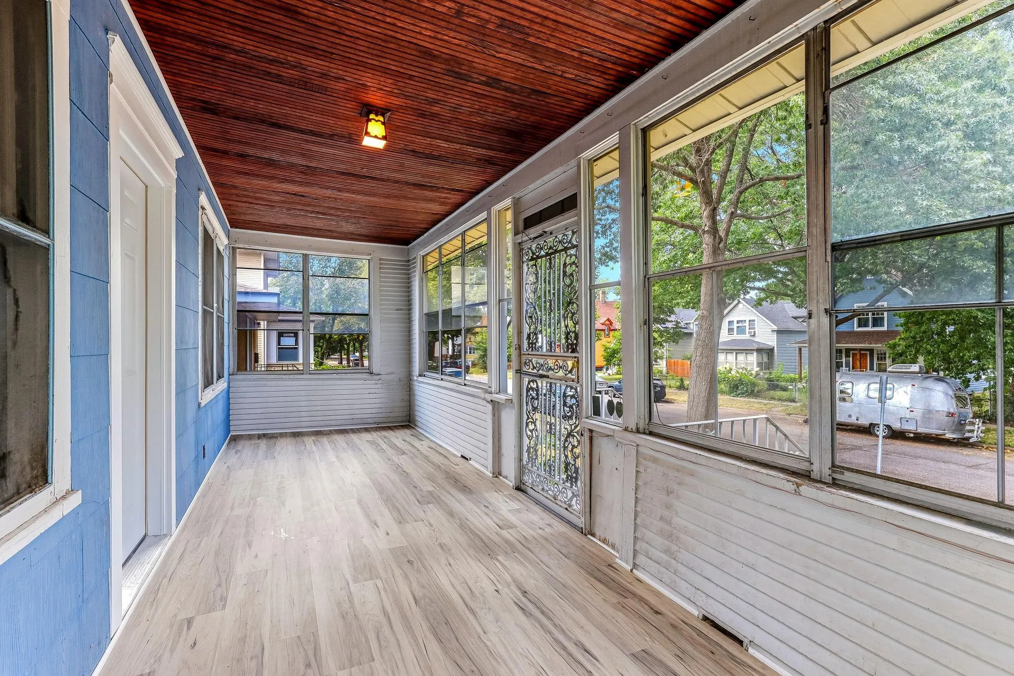 Photo 2 of 706 Fuller Avenue