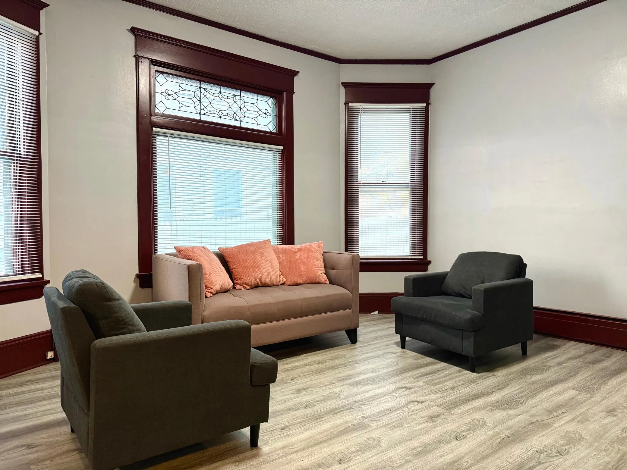 Photo 3 of 1071 Edgerton Street