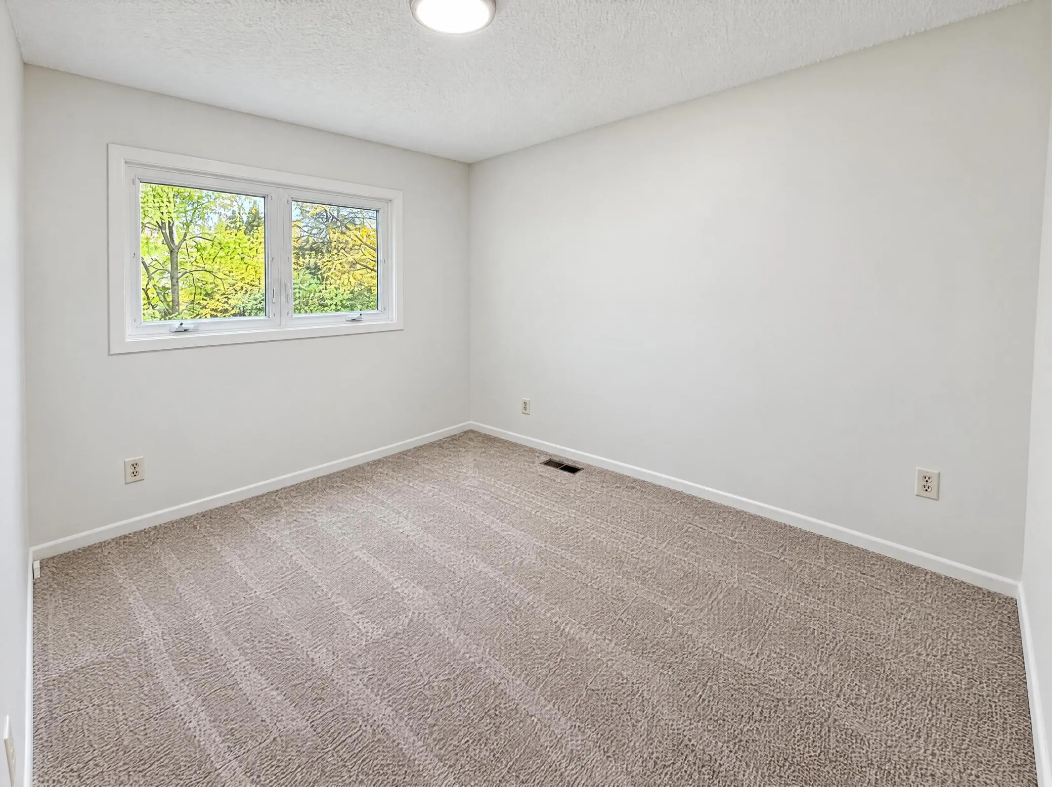 Photo 7 of 5418 142nd Nw Avenue