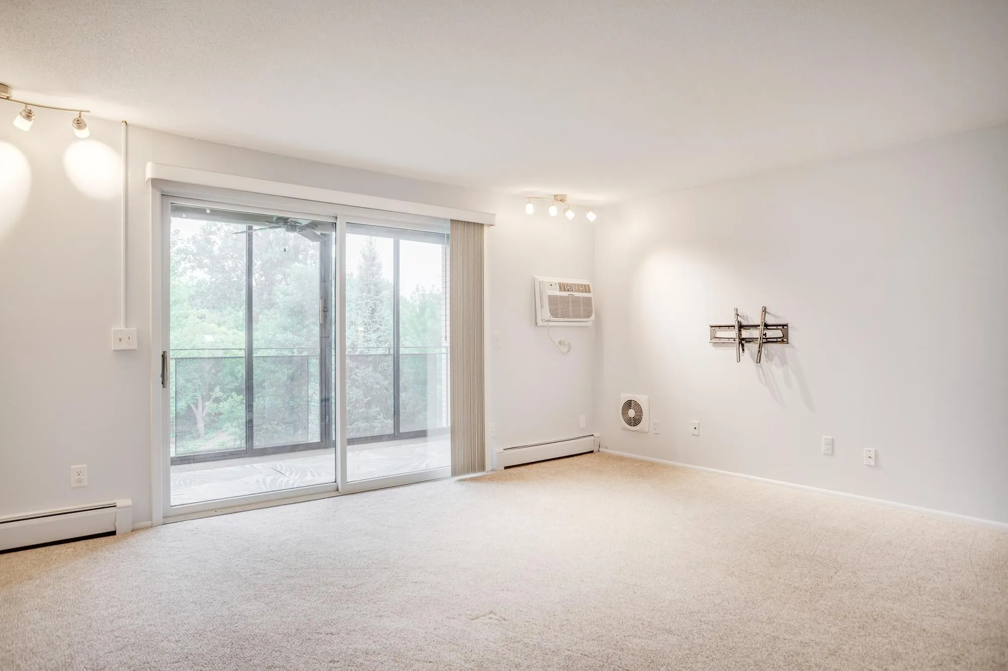 Photo 11 of 4350 Brookside Court Unit 302