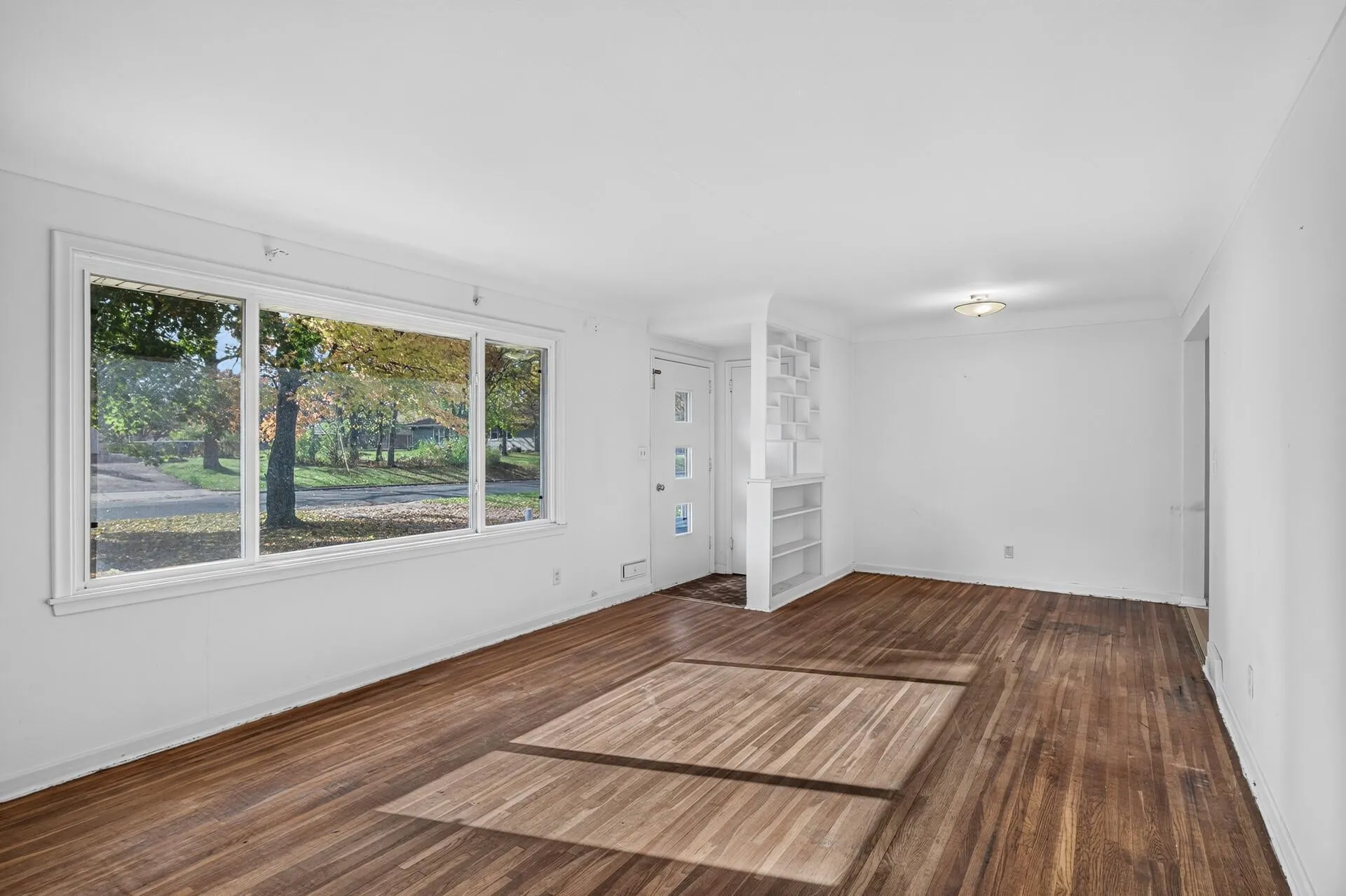 Photo 6 of 204 Woodland Drive