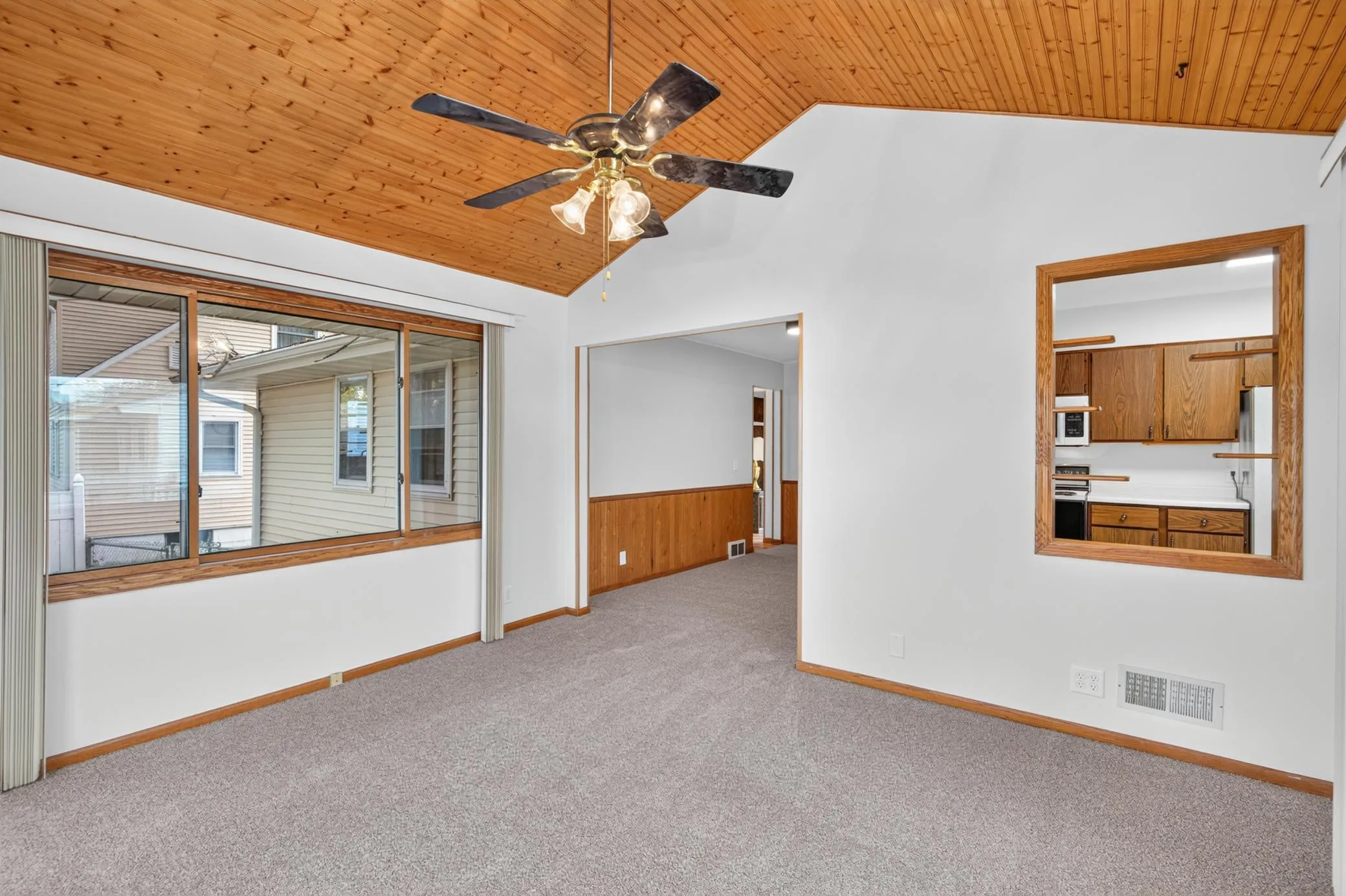 Photo 10 of 5373 Horizon Ne Drive