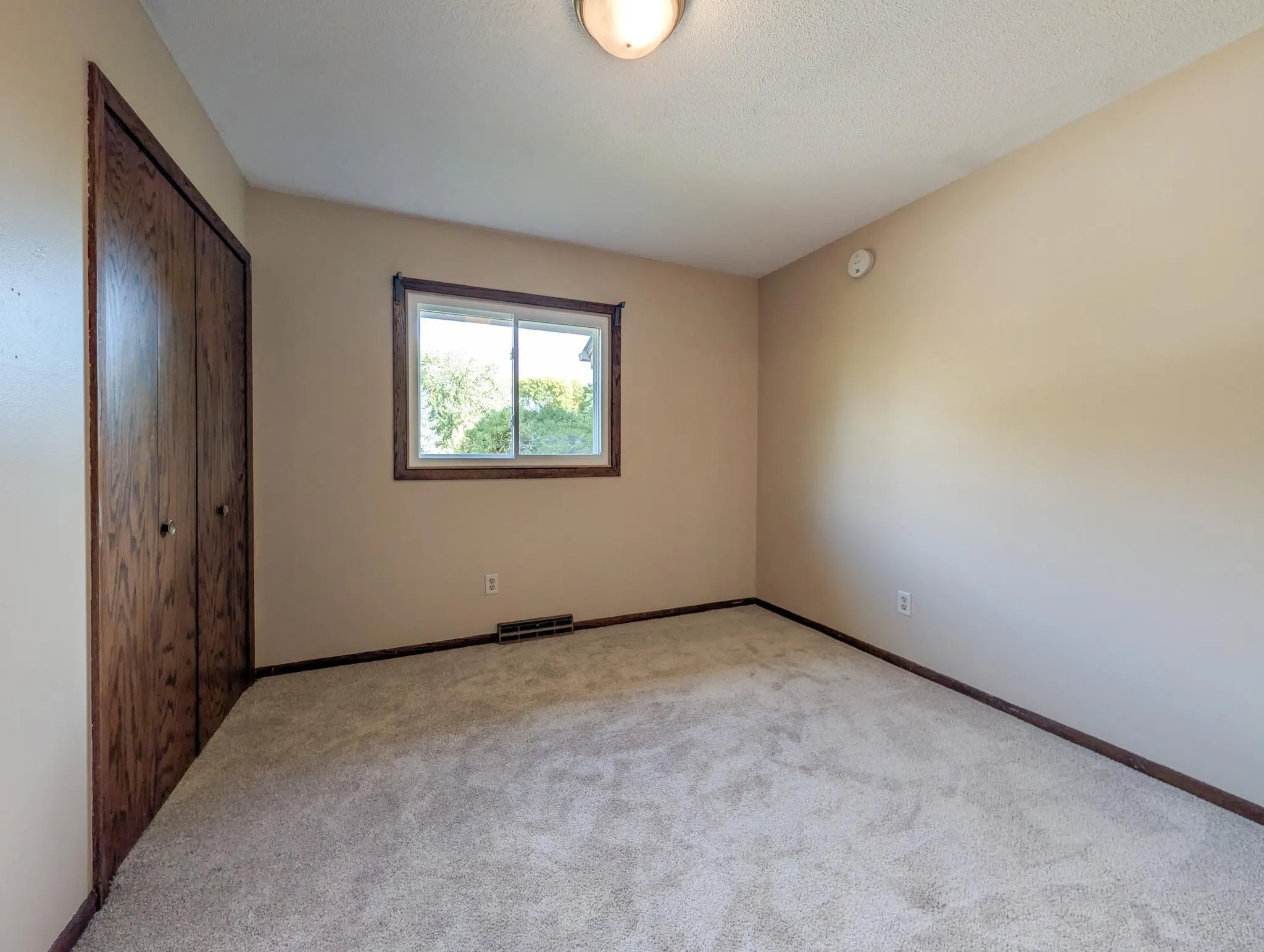 Photo 11 of 2601 Brookview Drive