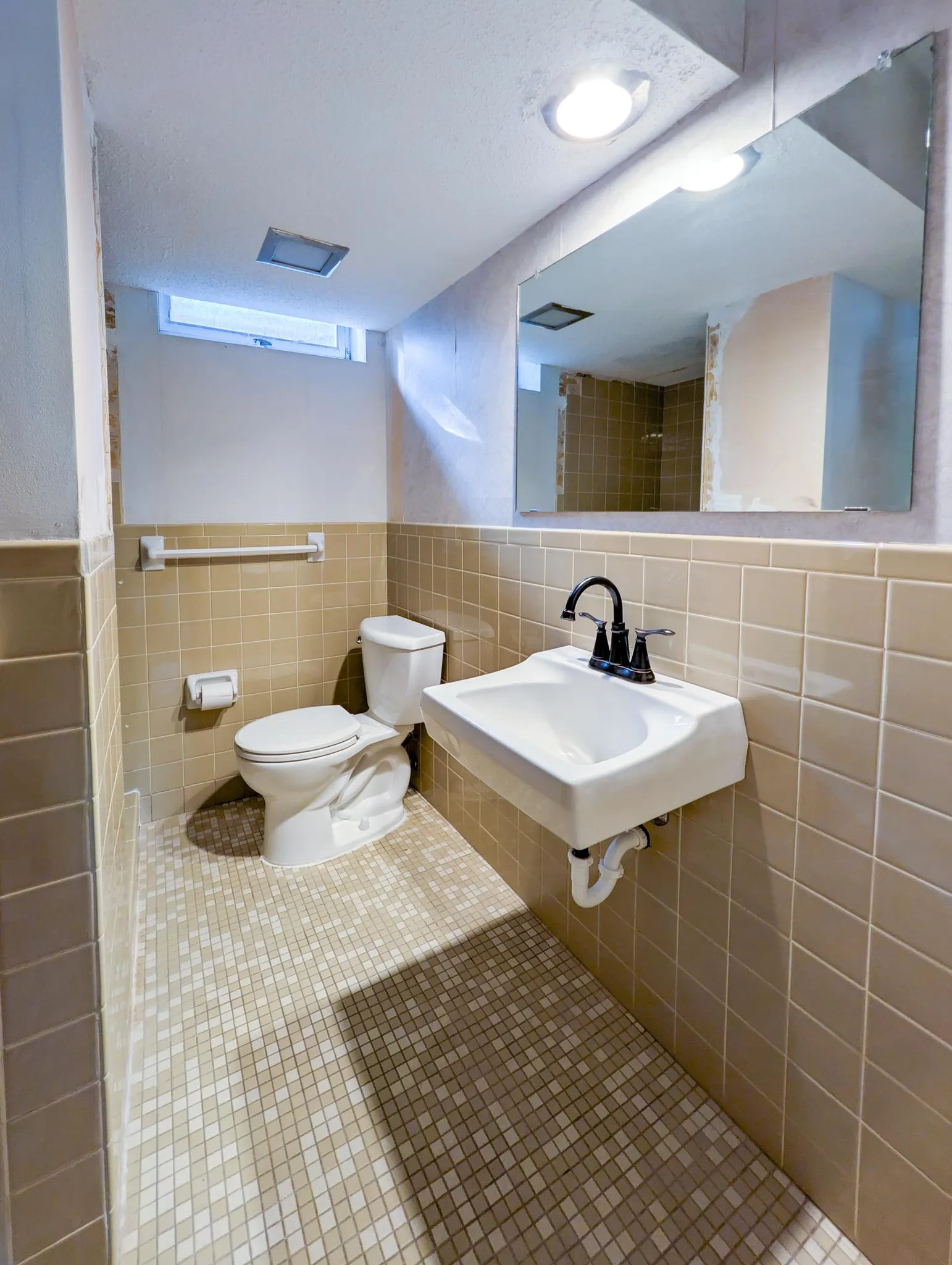 Photo 18 of 2601 Brookview Drive