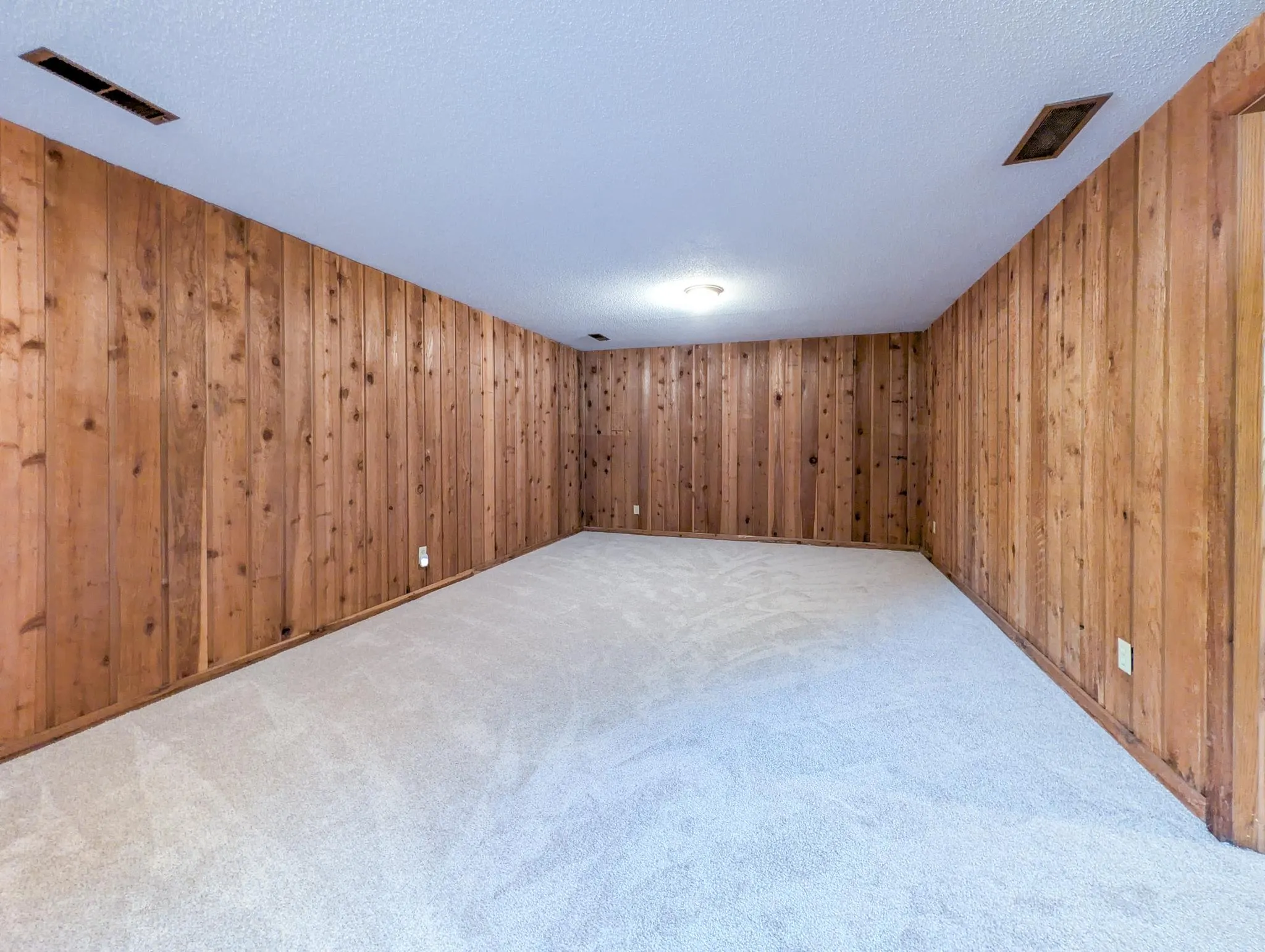 Photo 14 of 2601 Brookview Drive